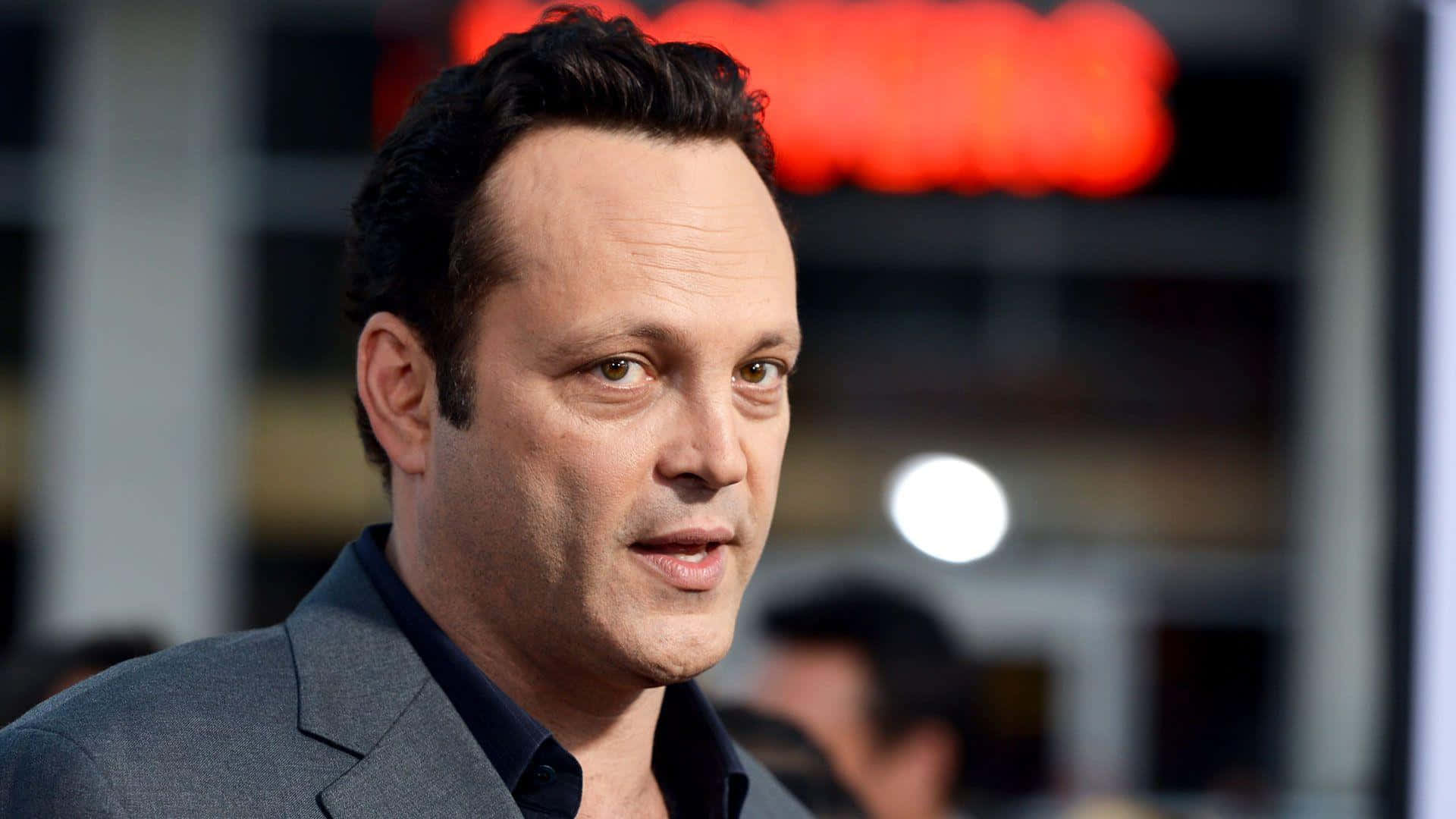 Vince Vaughn striking a pose for the camera Wallpaper