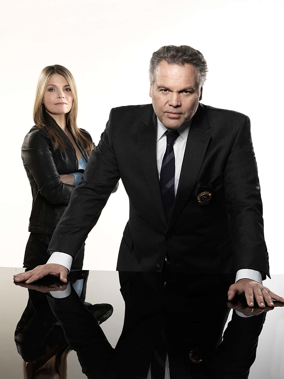 Vincent D'Onofrio striking a pose in a black jacket Wallpaper