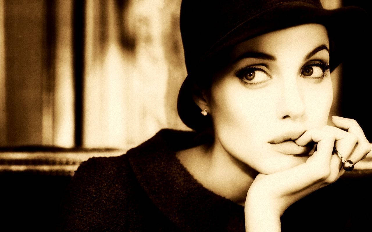 Vintage Beauty Angelina Jolie