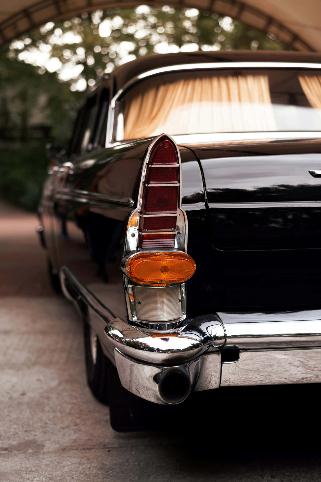 Vintage Black Car Taillight Photography Wallpaper