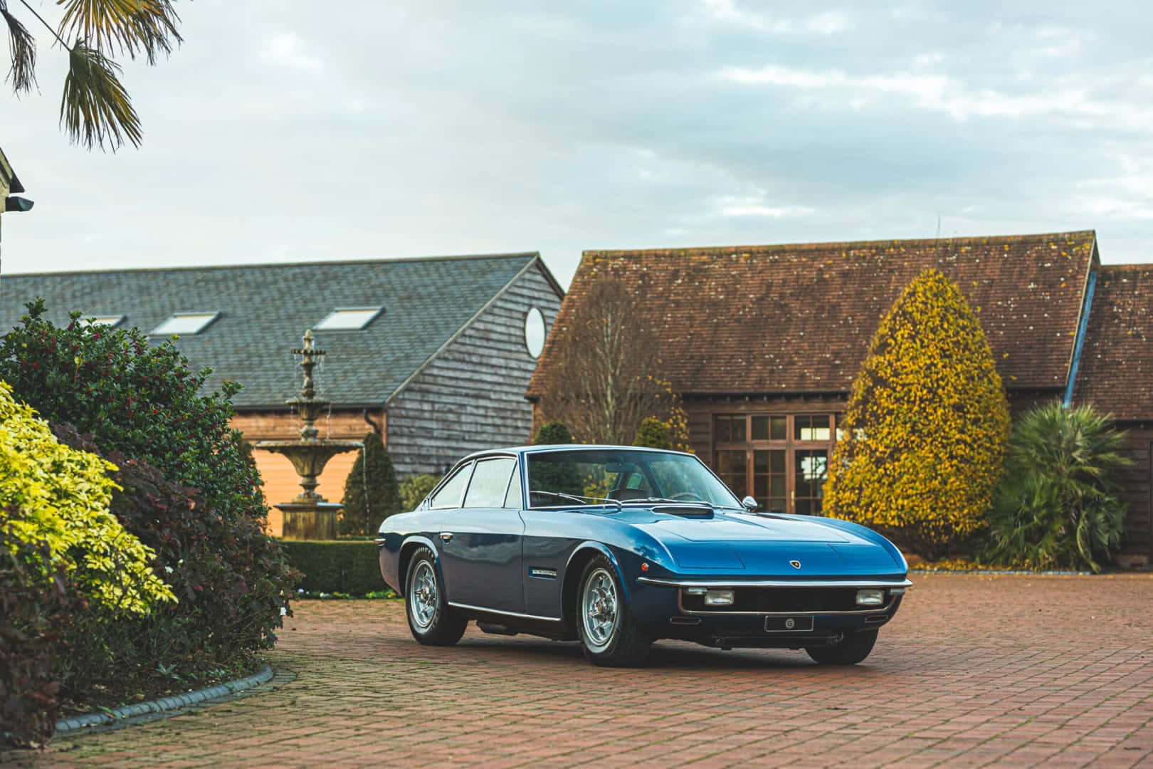 Vintage Blauwe Lamborghini Islero Plattelandslandgoed Achtergrond