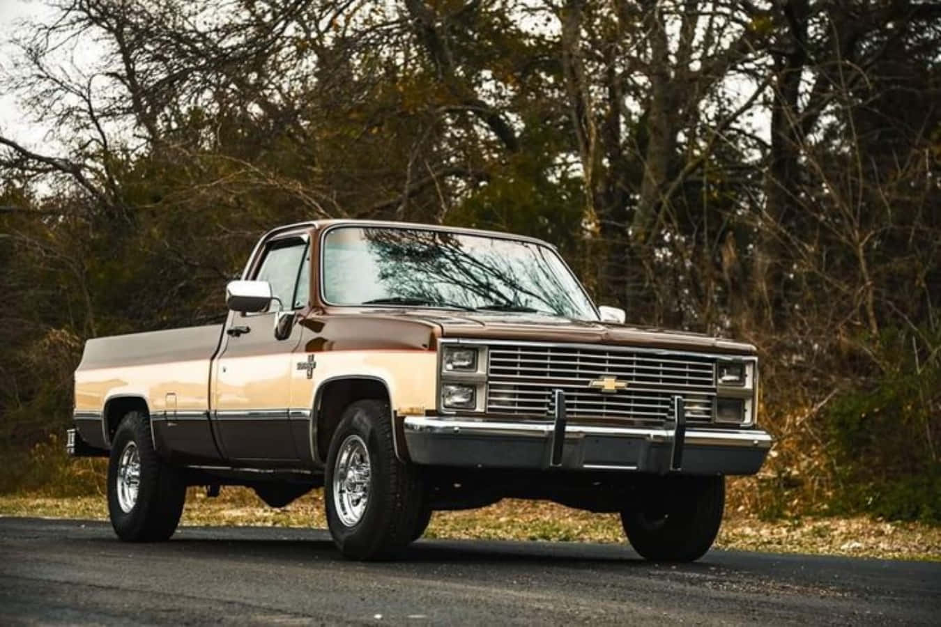 Vintage Chevrolet Square Body Truck Wallpaper