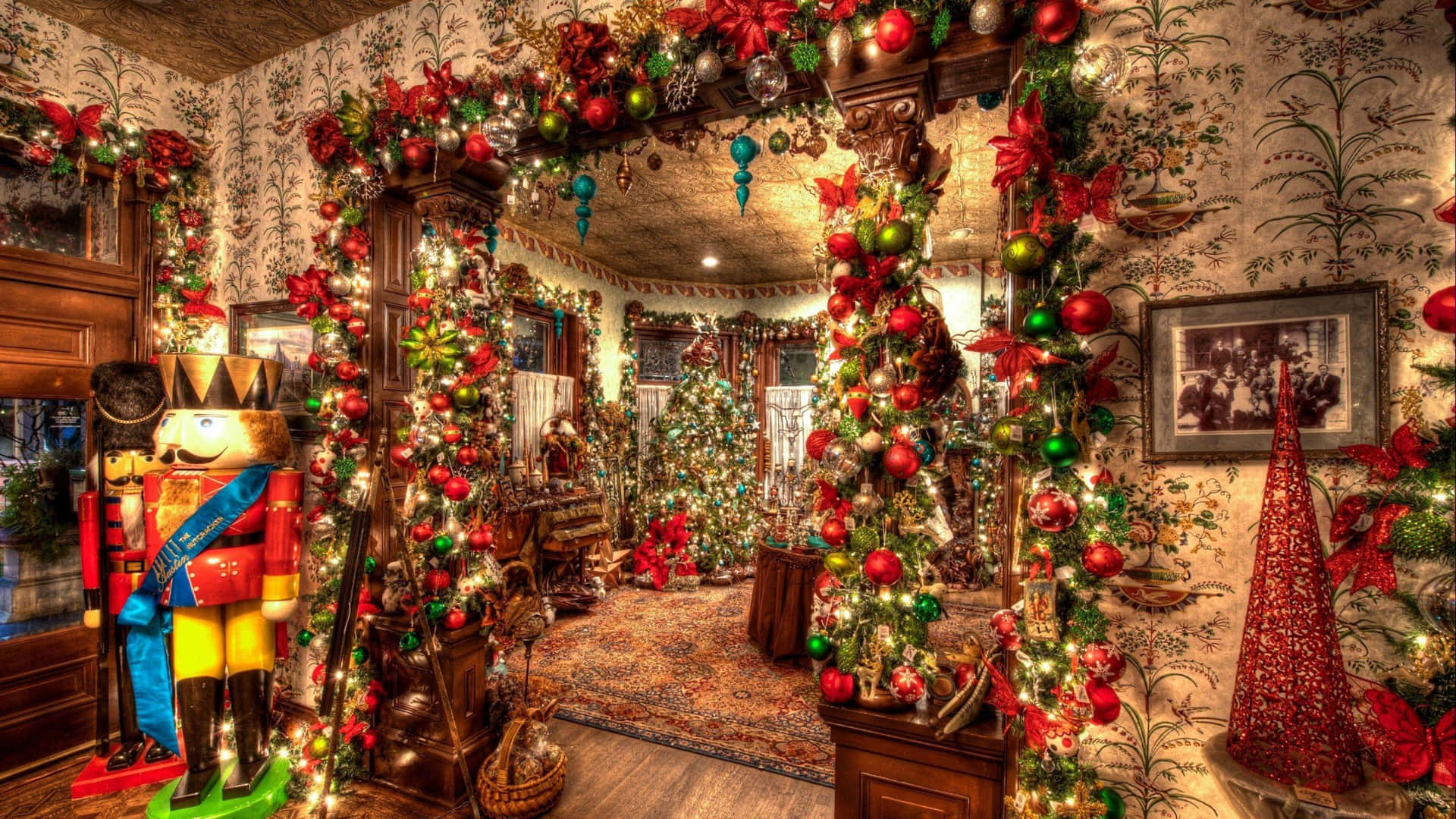 Enchanting Vintage Christmas Wallpaper with Classic Decorations