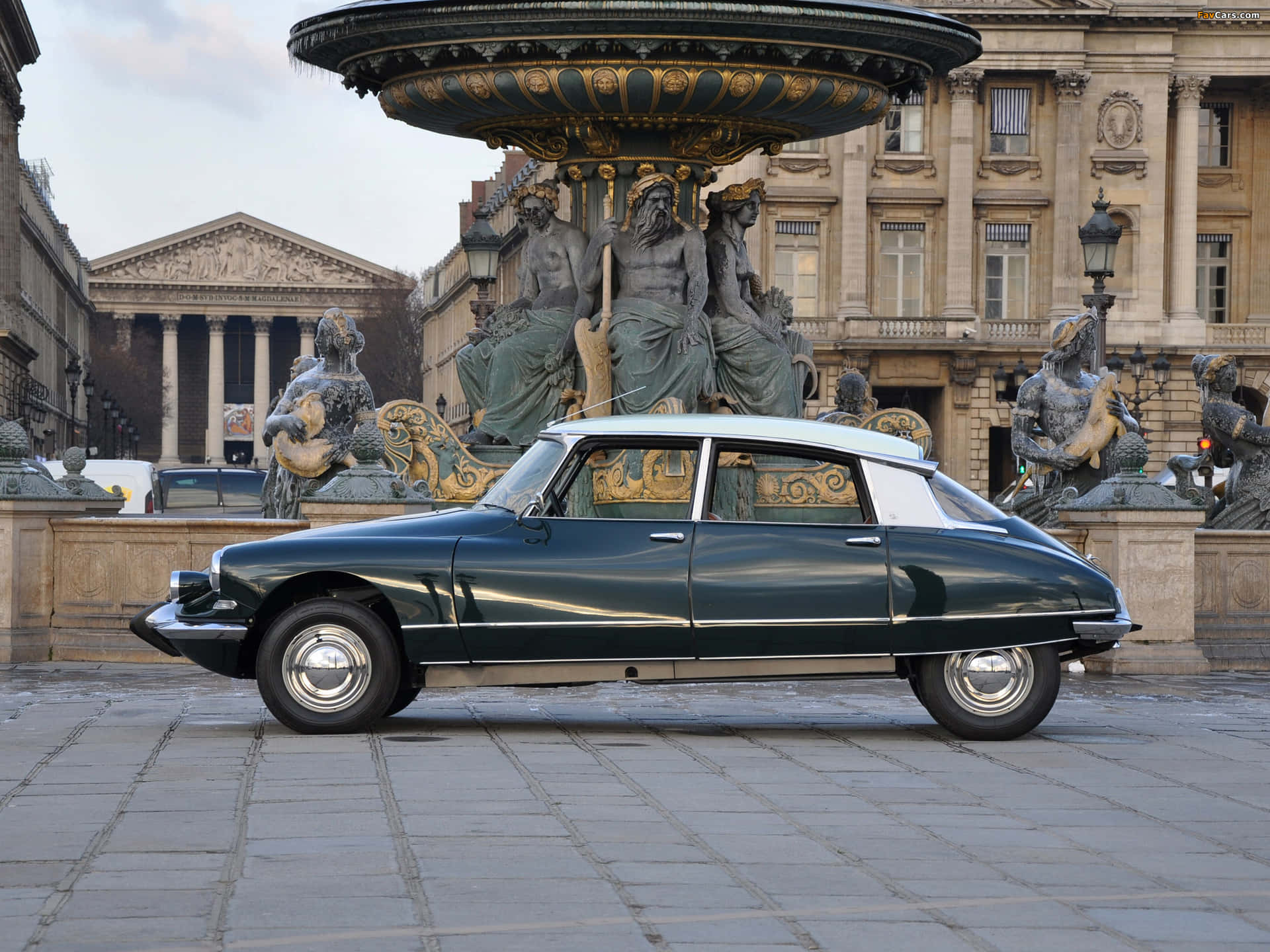 Vintage Citroen Sm Showcased In Elegance And Style Wallpaper