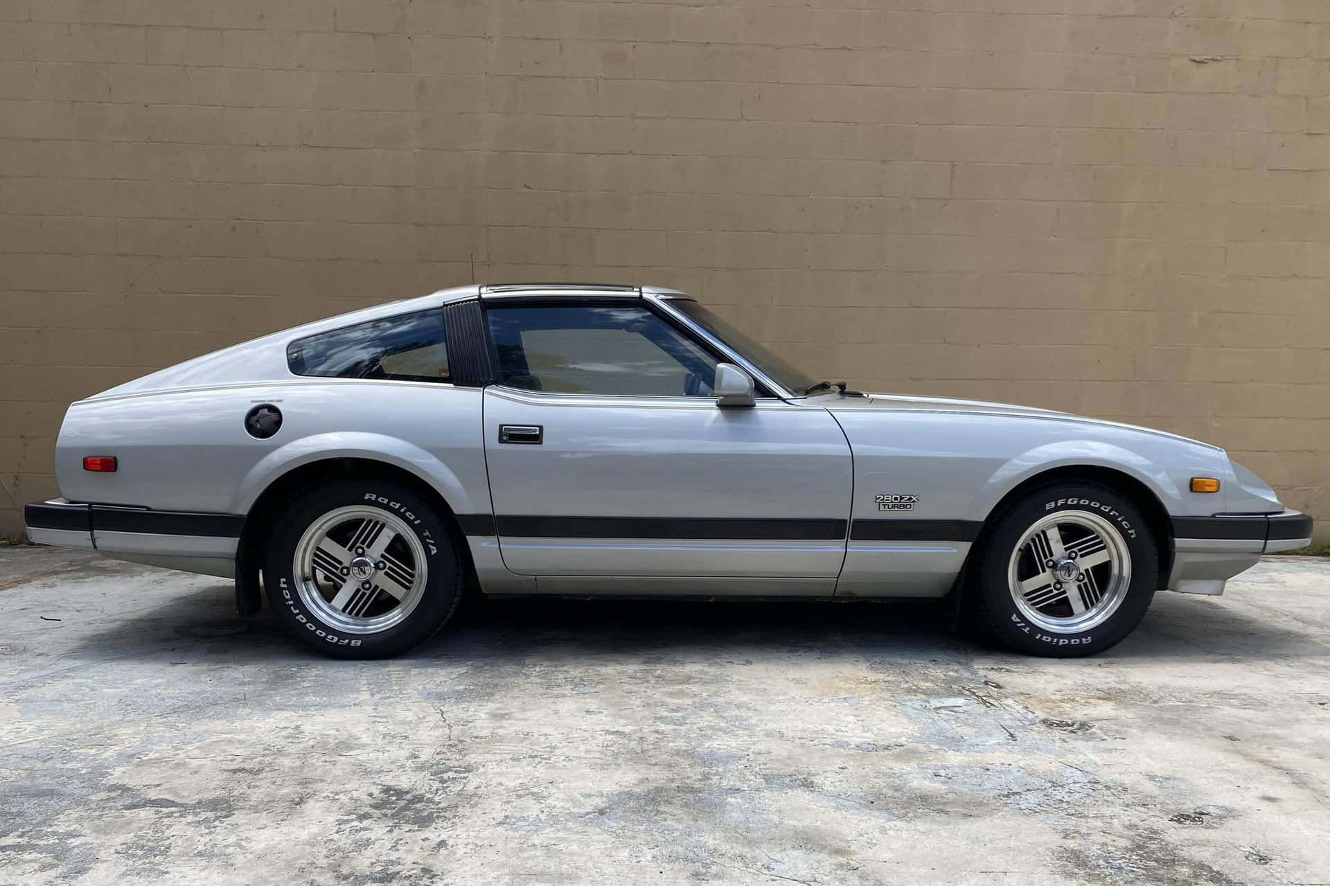 Vintage Datsun 280zx In Pristine Condition Wallpaper