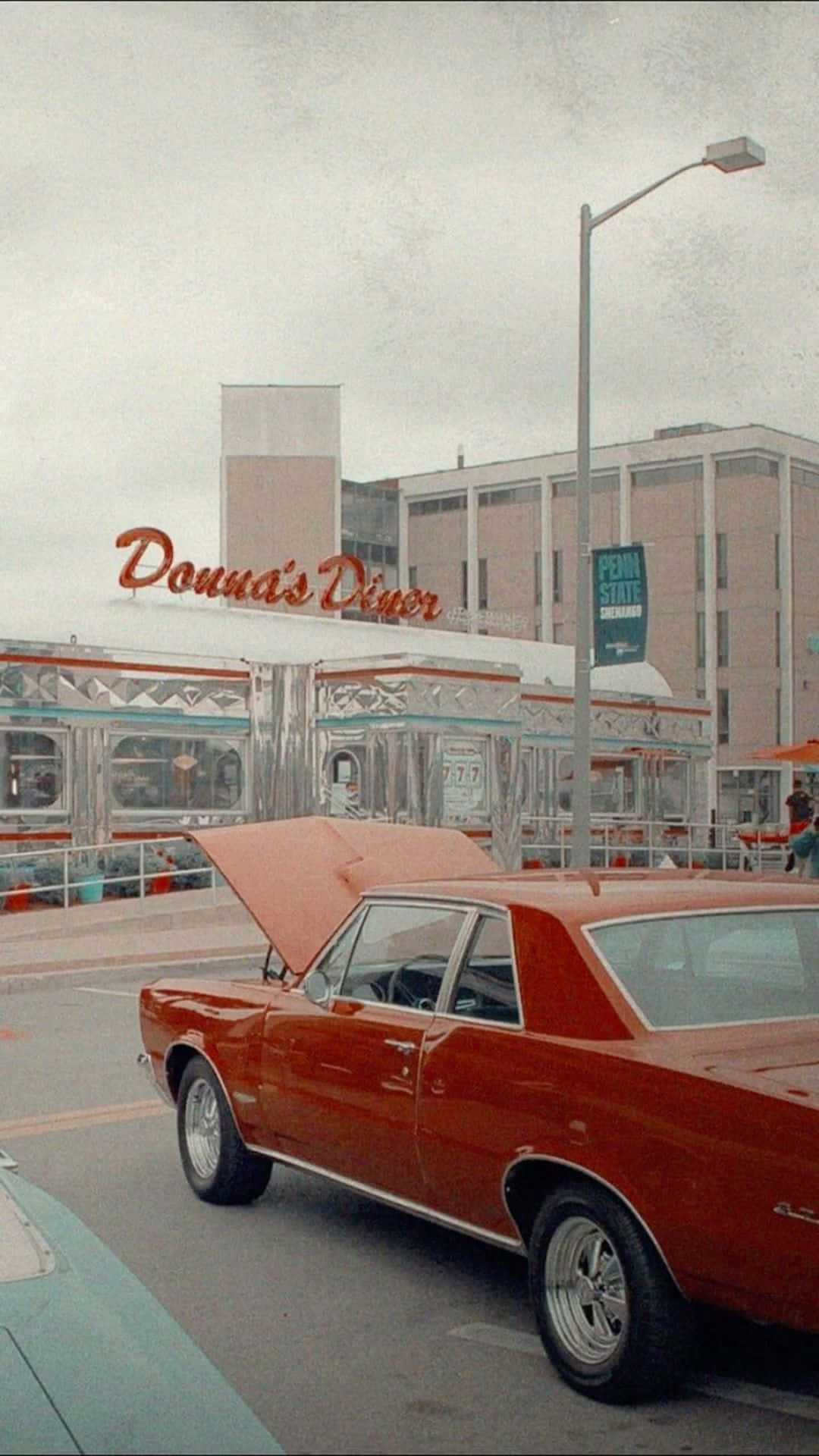 Vintage Dinerand Classic Car Wallpaper