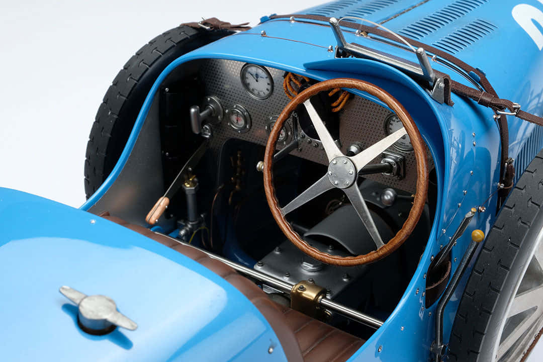 Vintage Elegance – Bugatti Type 35 Wallpaper