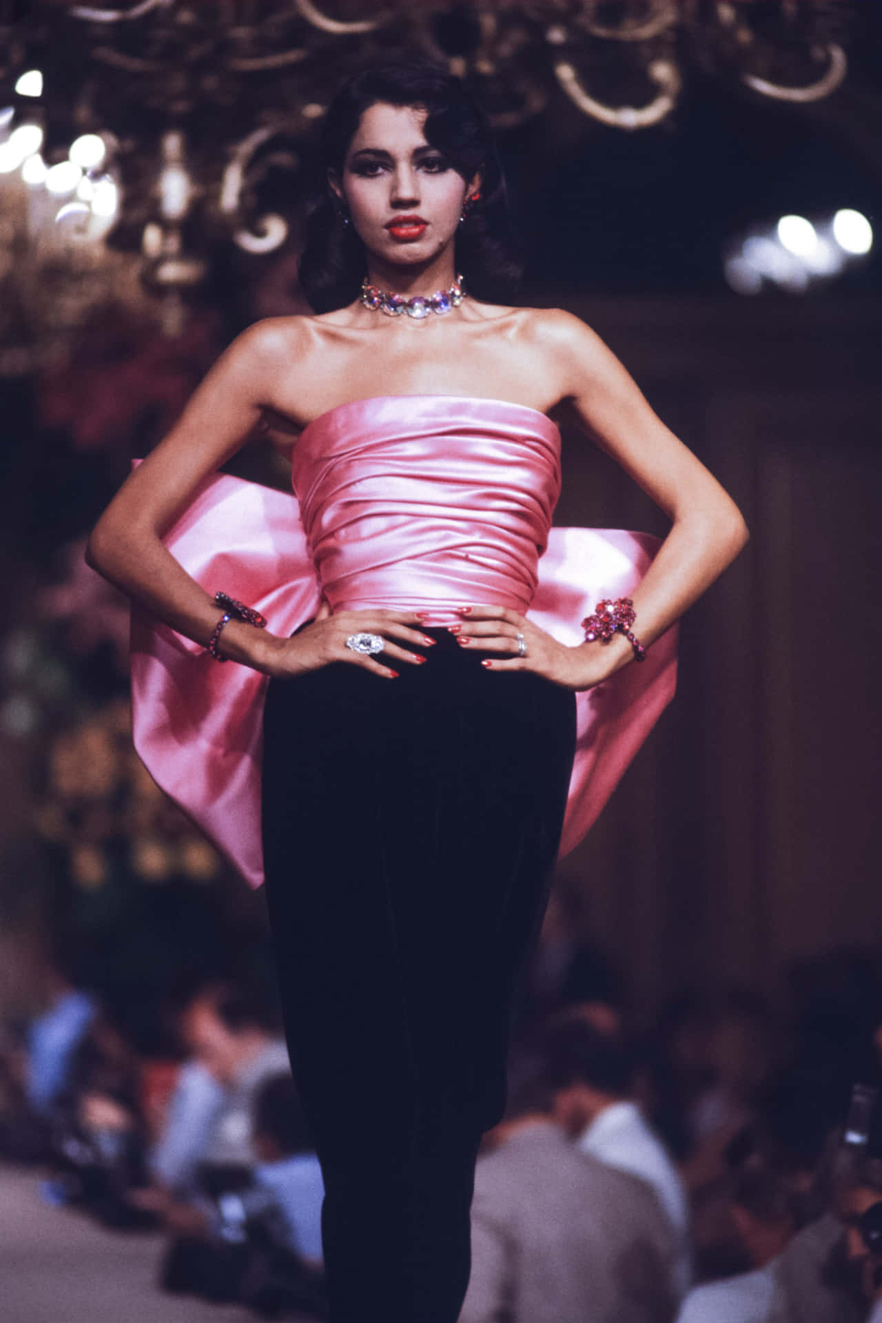 Vintage Fashion Runway Model Pink Black Dress Wallpaper