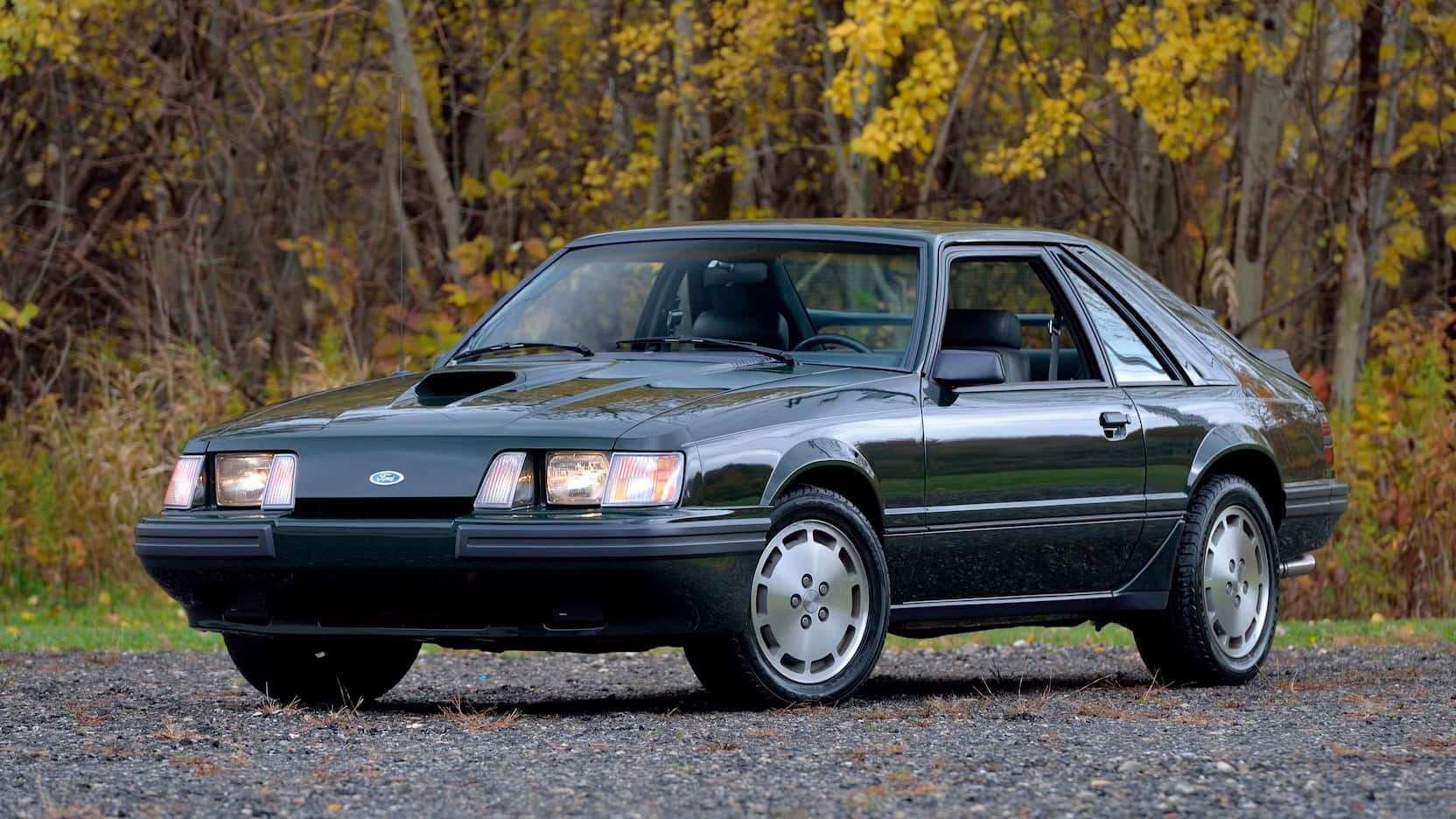 Vintage Ford Mustang S V O Geparkeerd Buiten Achtergrond