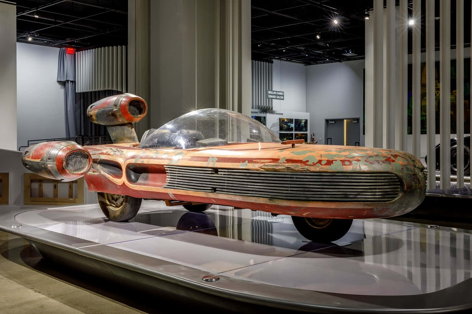 Vintage Futuristic Concept Car Petersen Automotive Museum Wallpaper