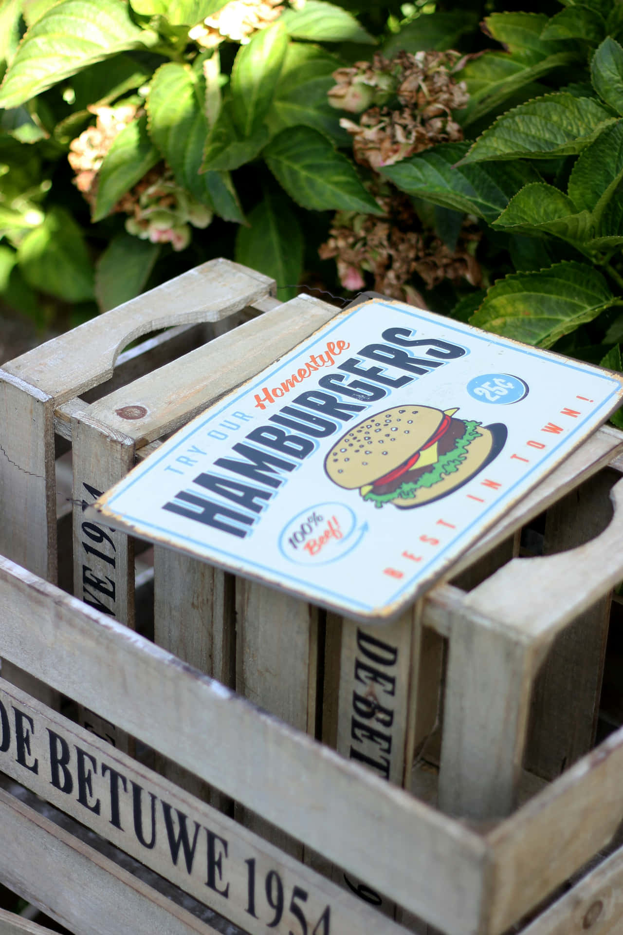 Panneau Vintage De Hamburger Sur Fond De Caisse En Bois Fond d'écran