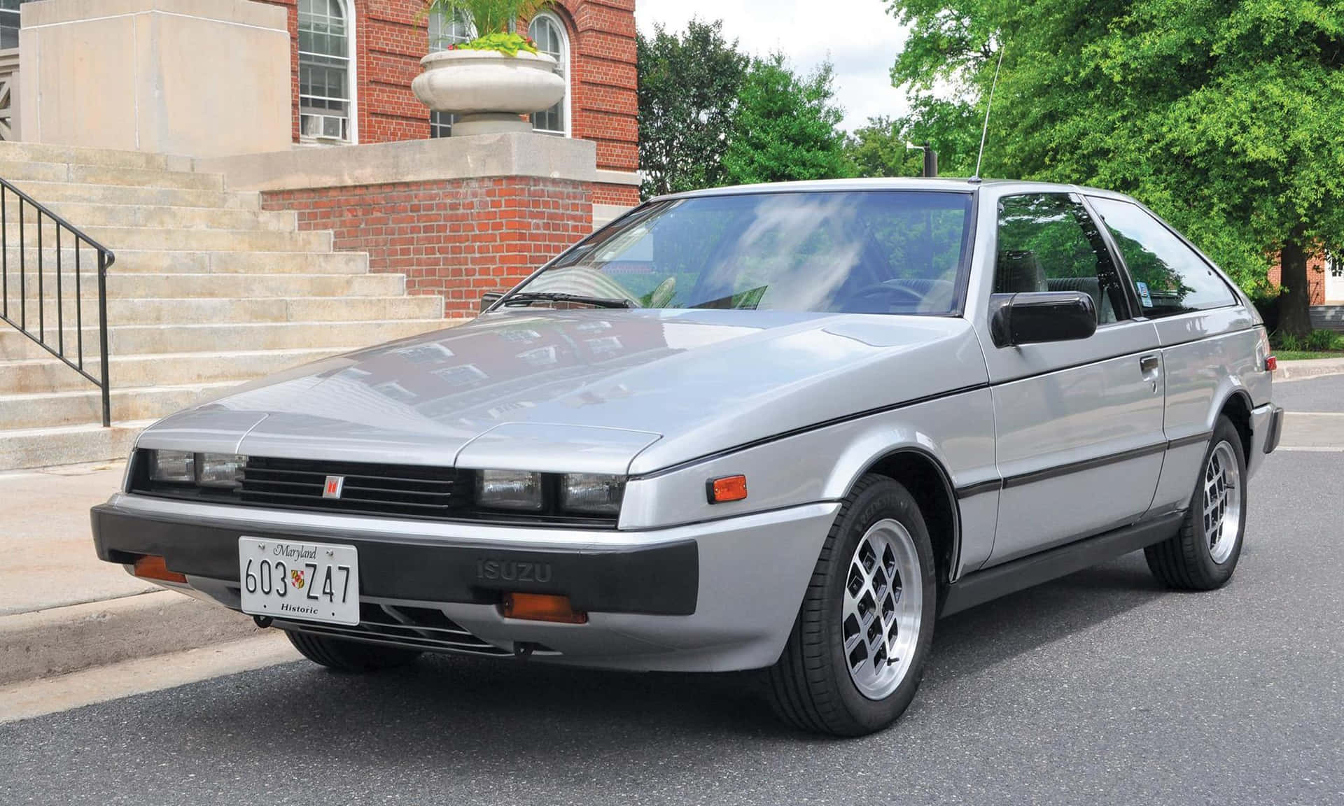 Isuzu Impulse Vintage Argentée Fond d'écran