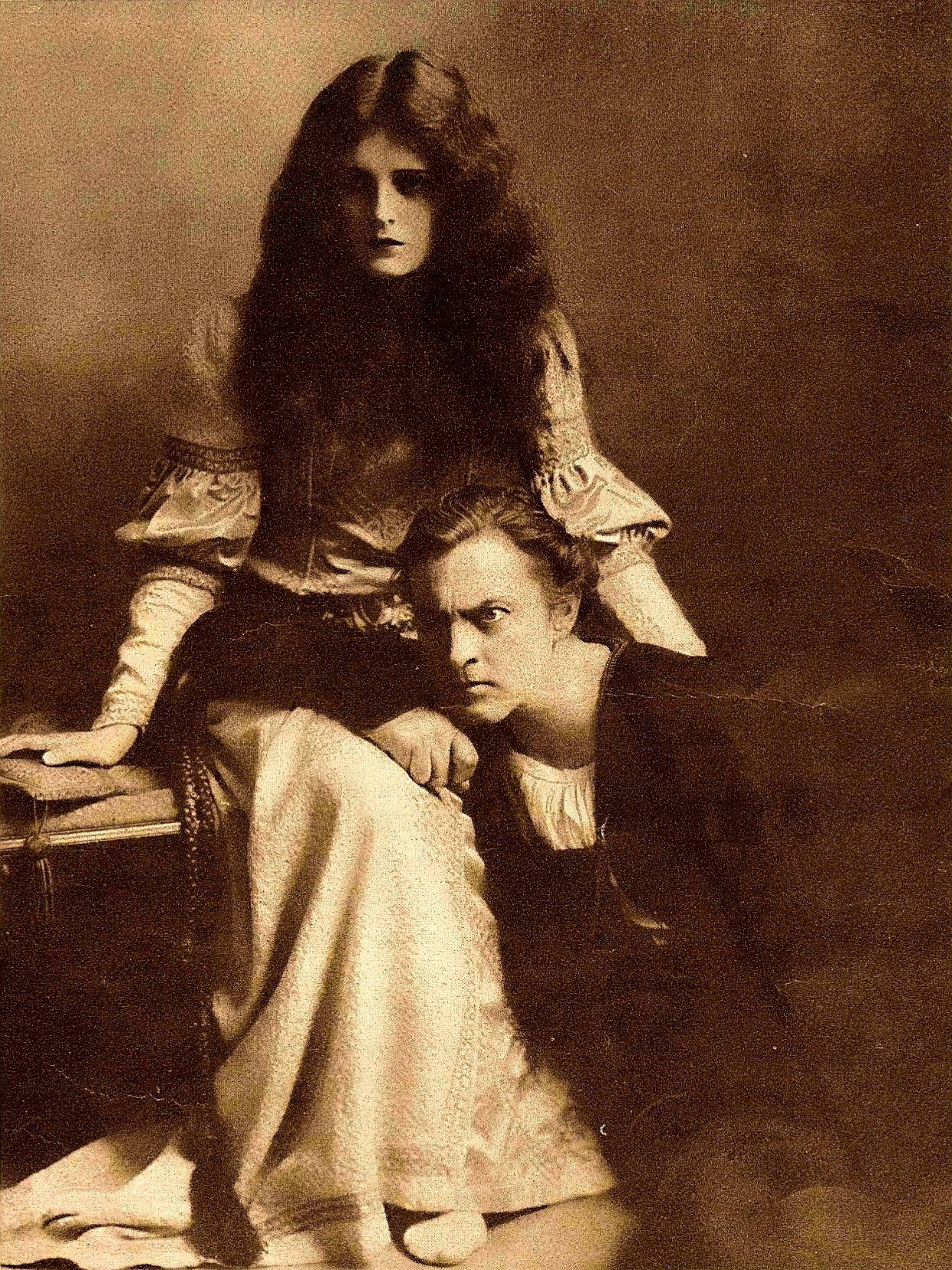 Vintage John Barrymore Hamlet And Ophelia Wallpaper