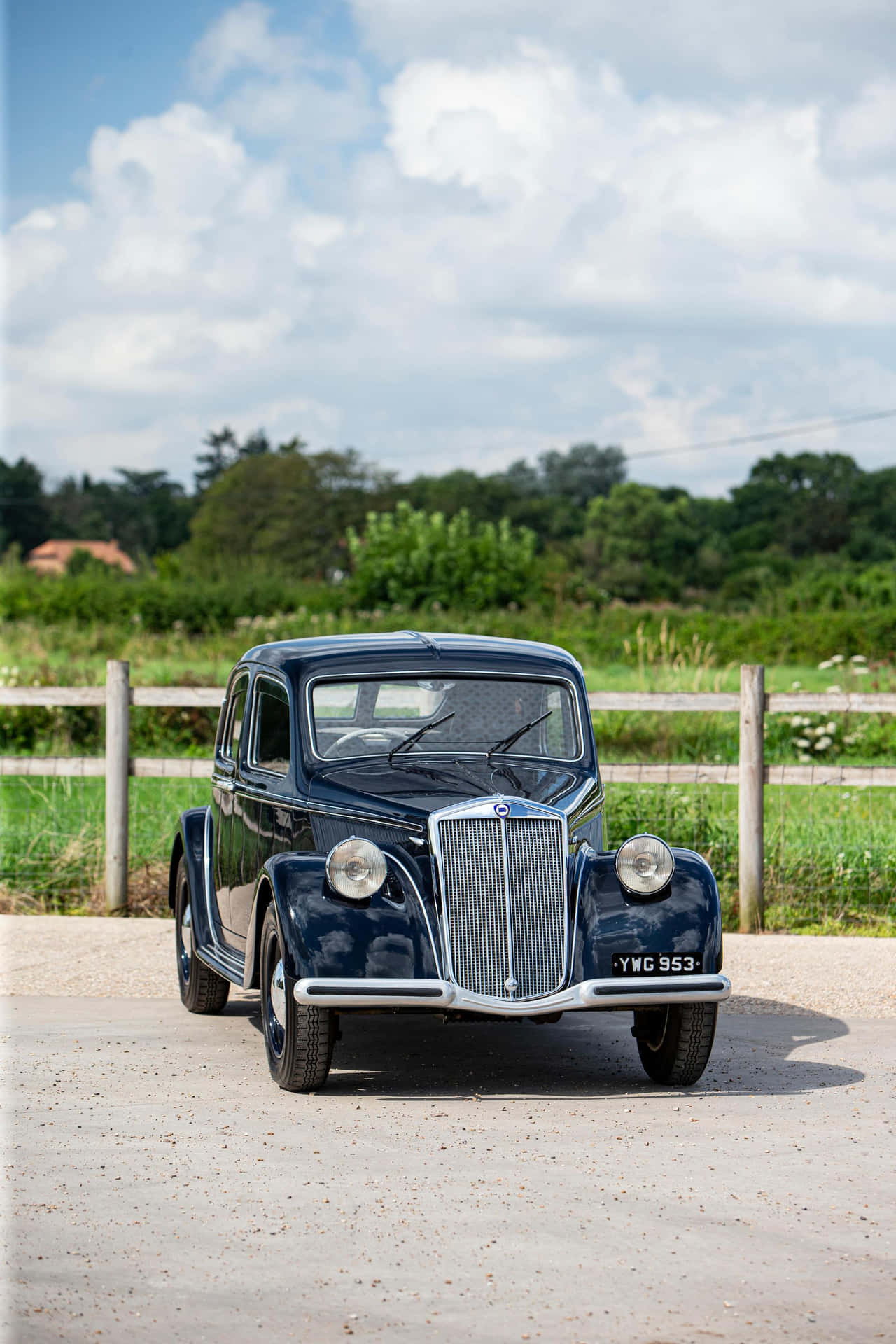 Vintage Lancia Aprilia Maaseudulla Taustakuva