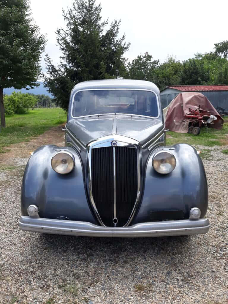 Vintage Lancia Aprilia Etunäkymä Taustakuva