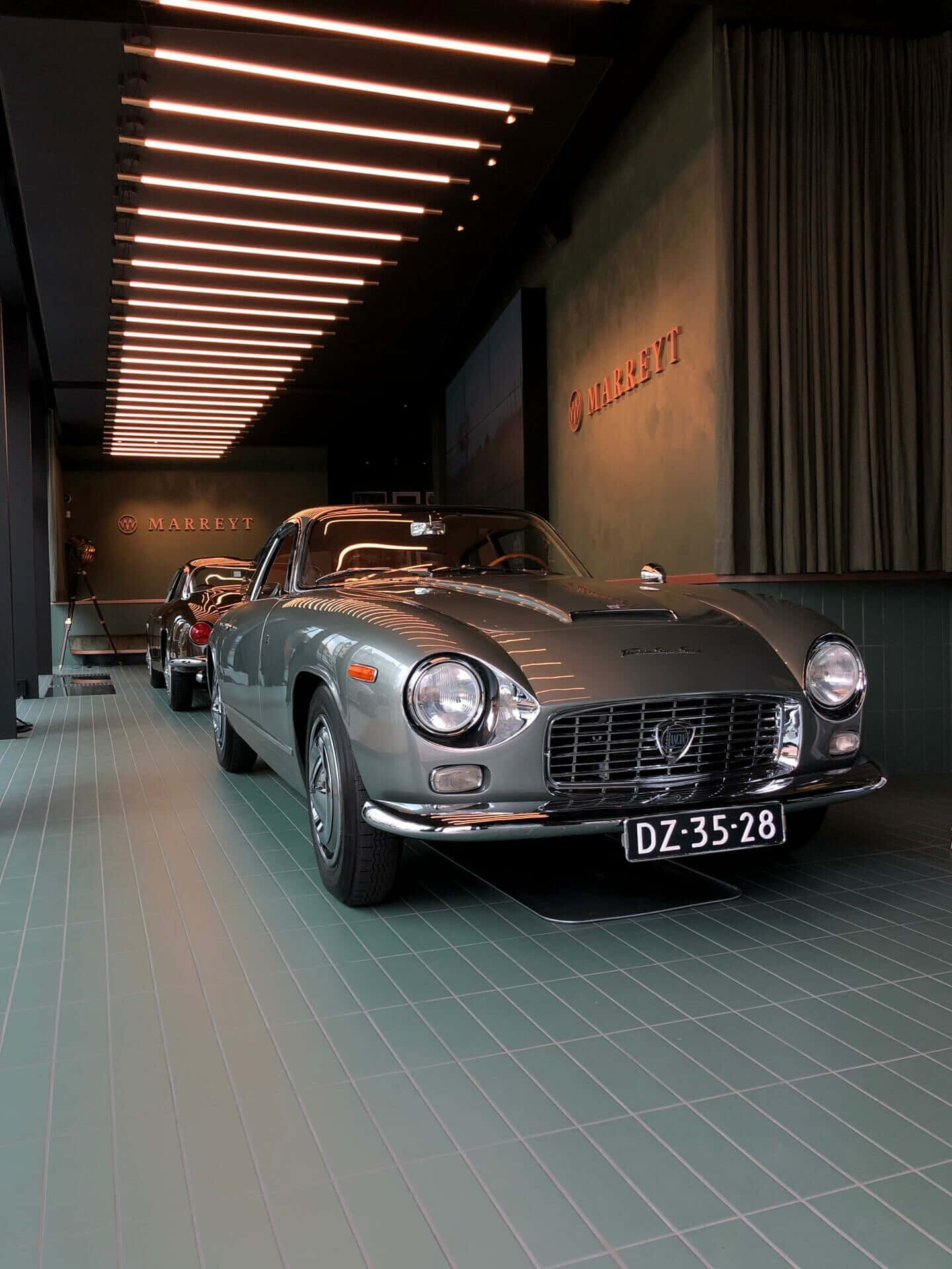 Vintage Lancia Flaminia G T Coupe Showroom Achtergrond