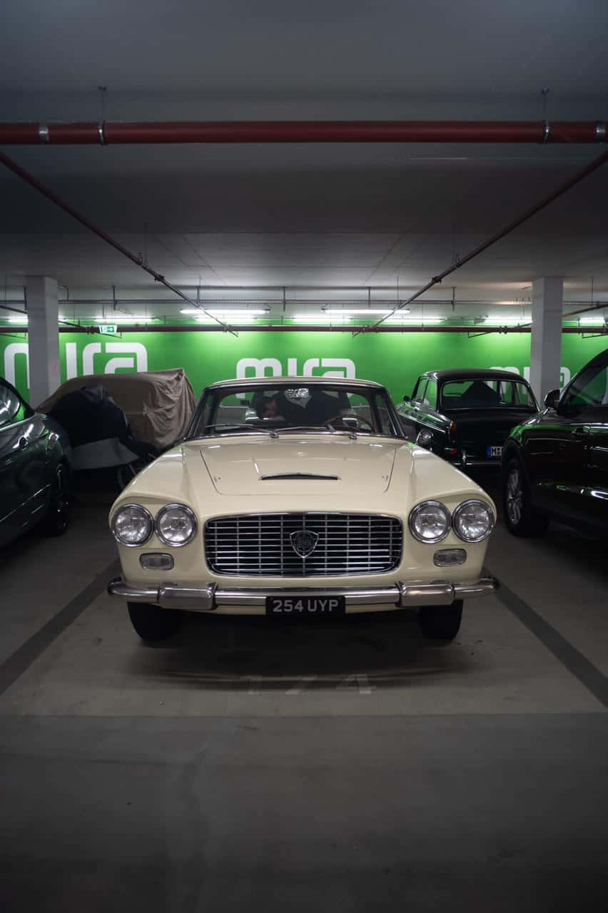 Vintage Lancia Flaminia Pysäköitynä Taustakuva