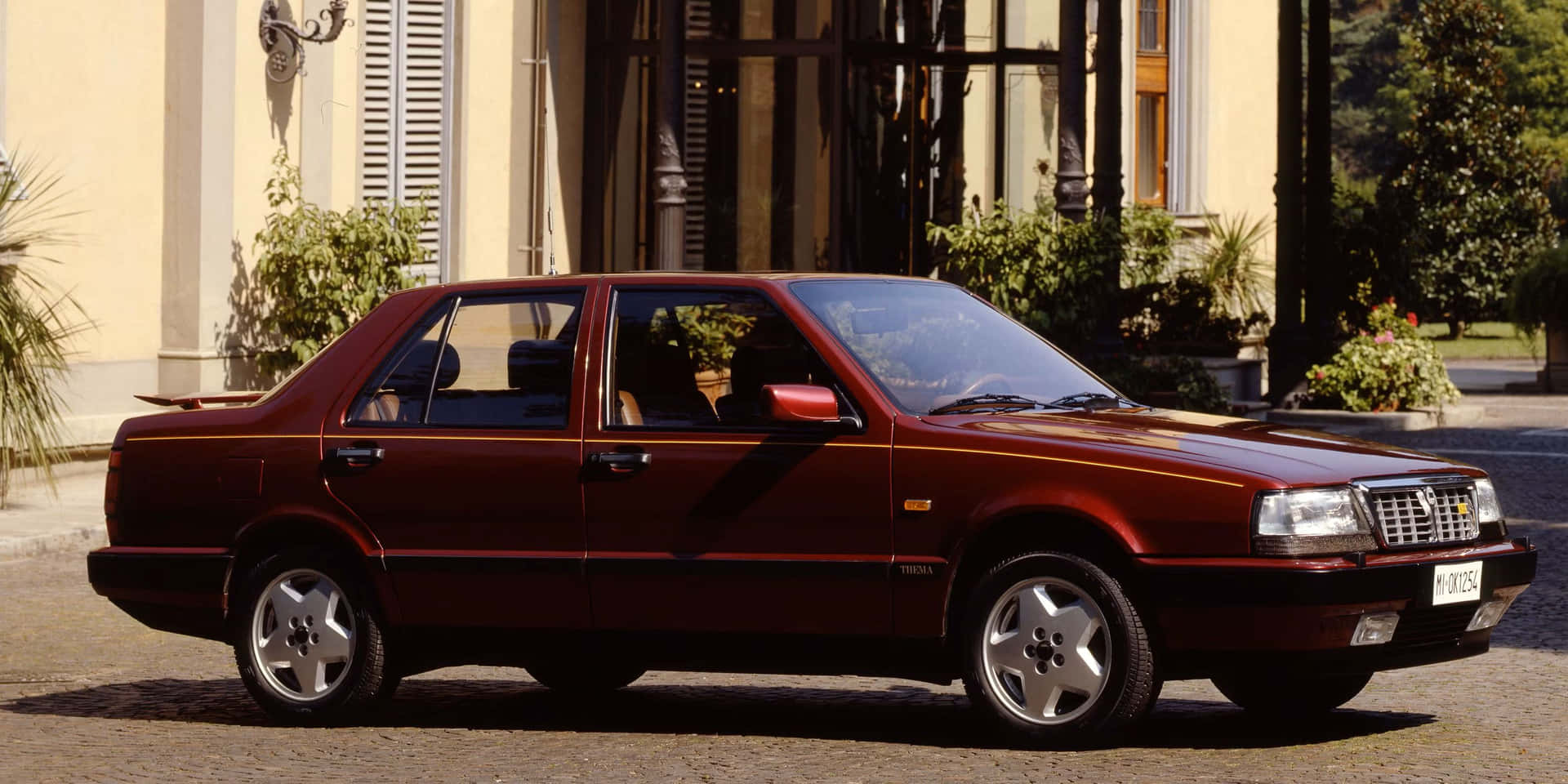 Lancia Thema Vintage Vue Extérieure Fond d'écran