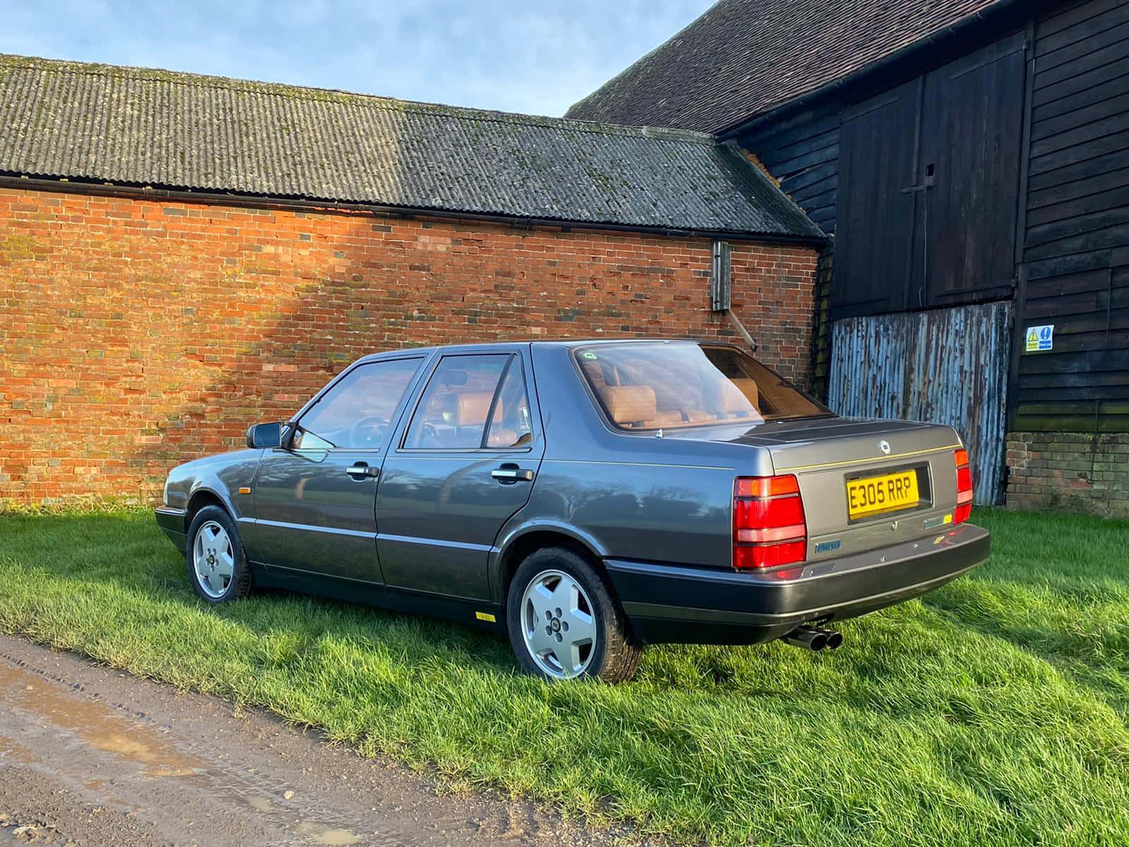 Lancia Thema Vintage Garée Fond d'écran