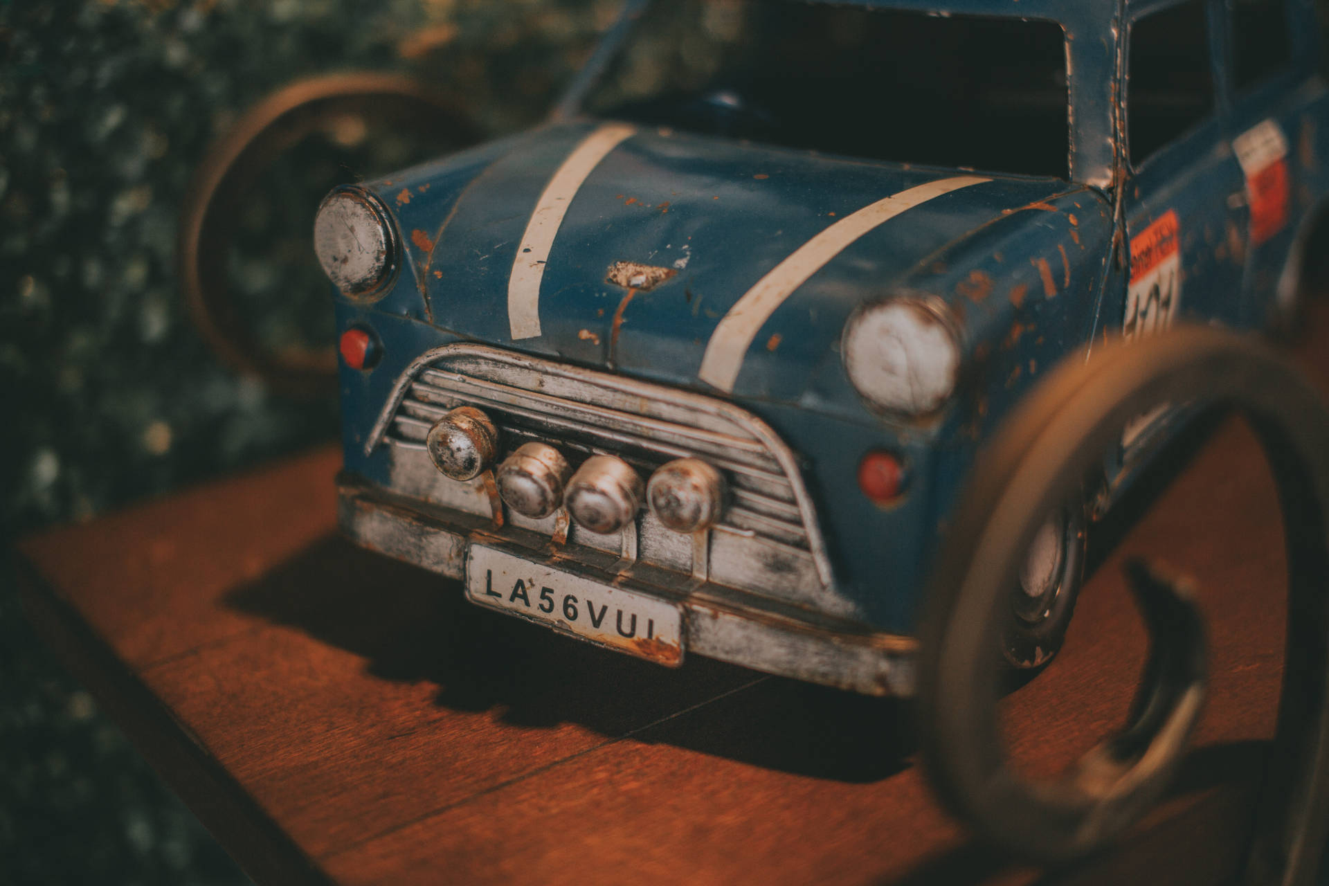 Vintage Minimalist Toy Car Wallpaper