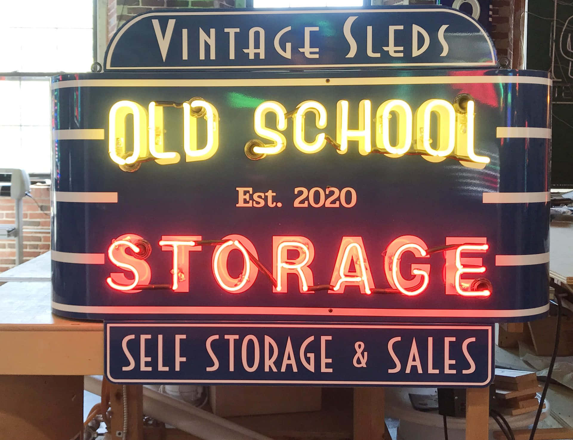 Vintage Oude School Neon Sign Achtergrond