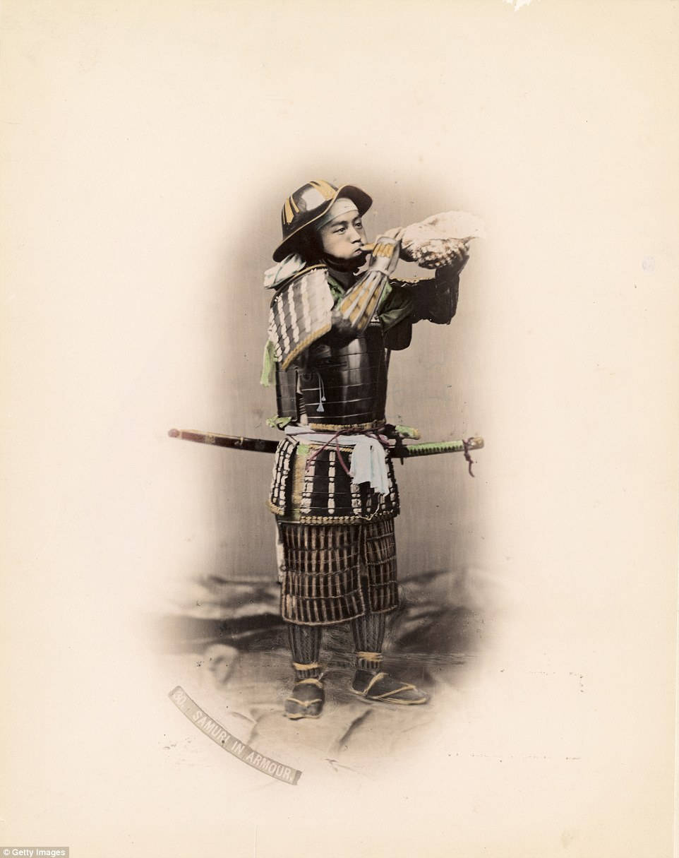 Vintagefoto Samurai Seppuku Wallpaper