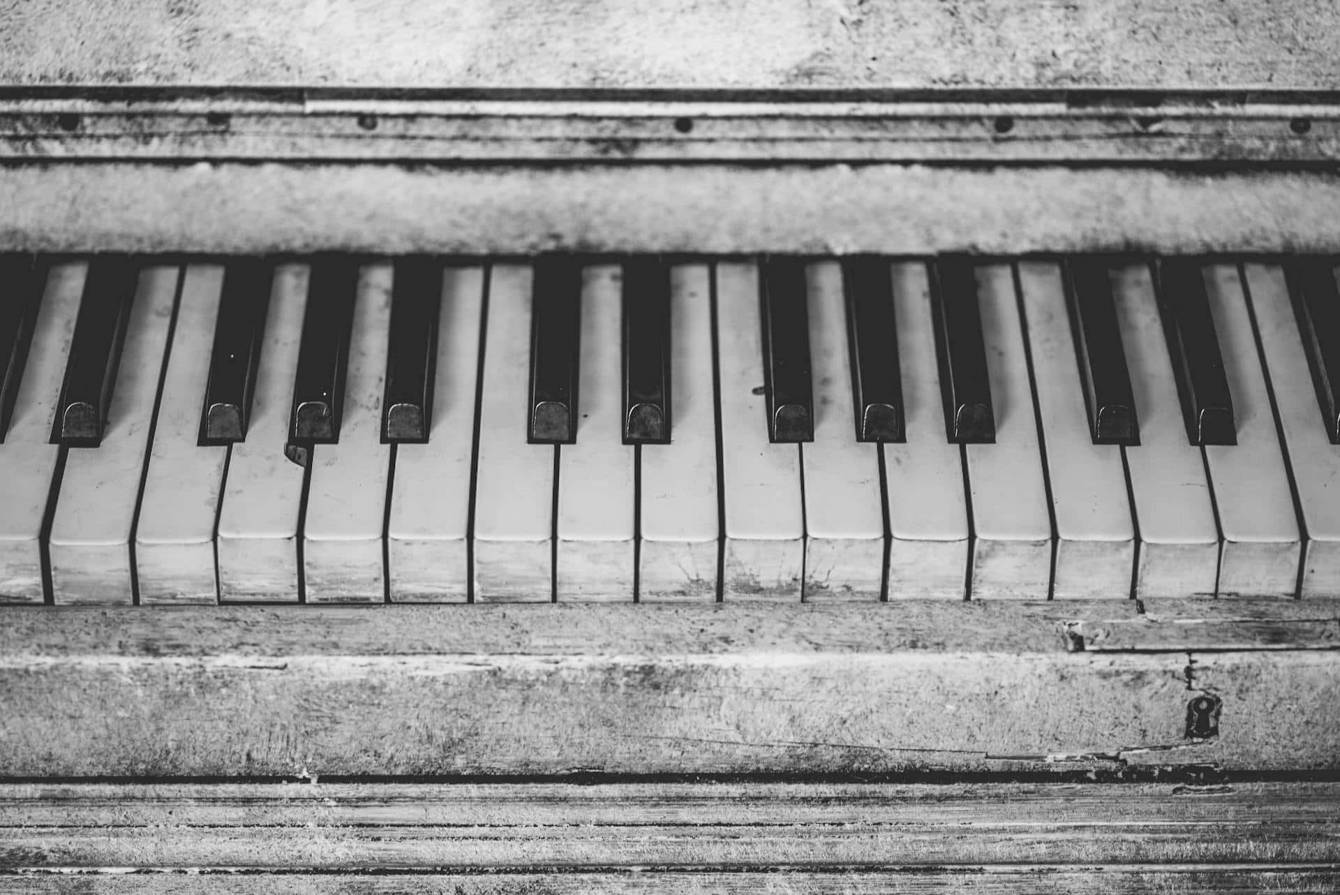 Vintage Piano Keys Blackand White Wallpaper