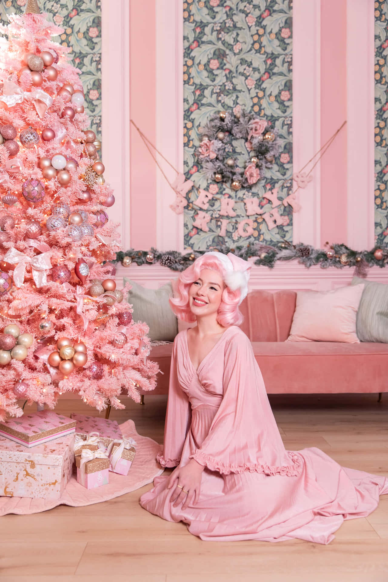 Vintage Pink Christmas Elegance Wallpaper