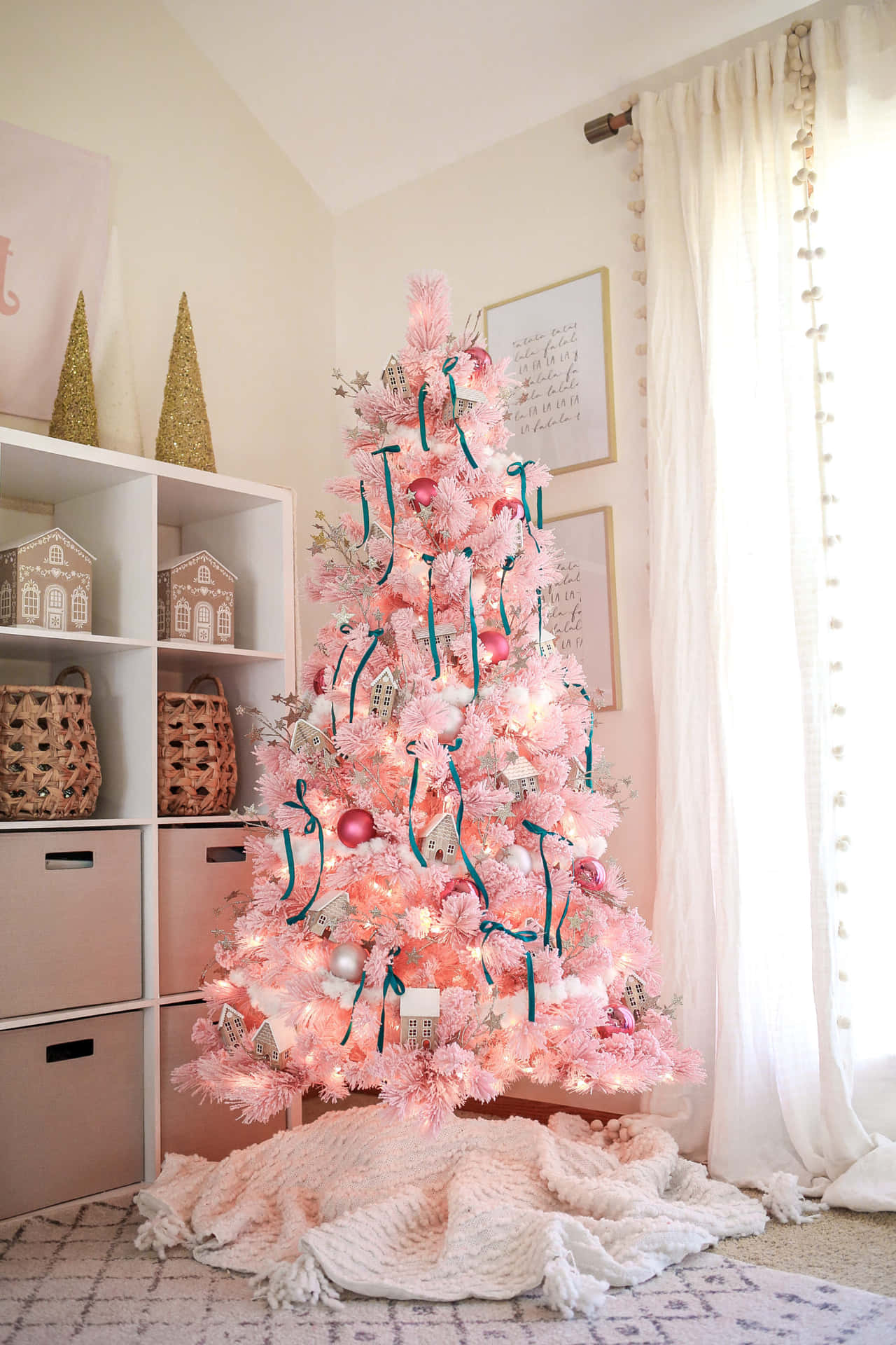 Vintage Pink Christmas Tree Decor Wallpaper