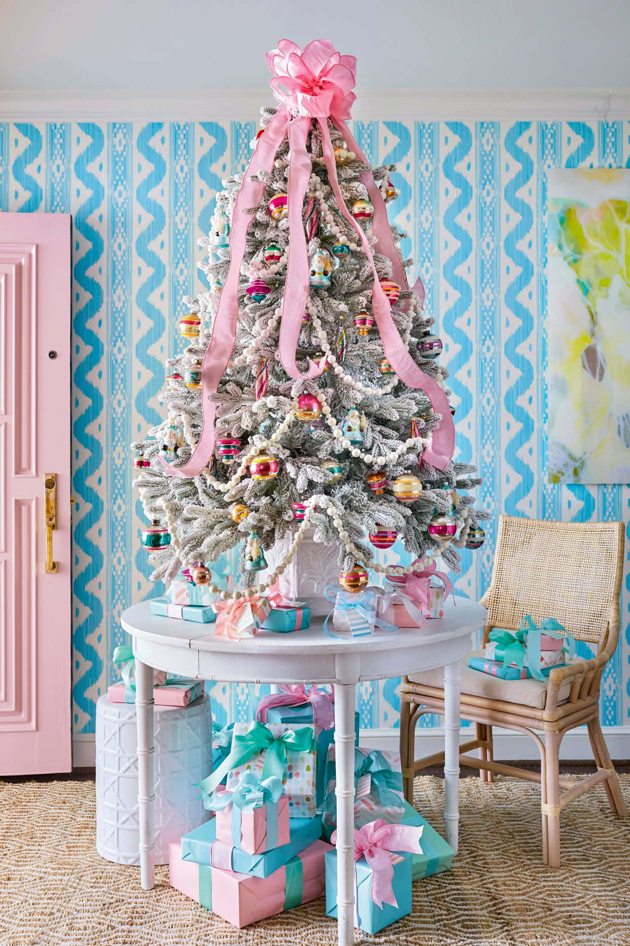 Vintage Pink Christmas Tree Decor Wallpaper