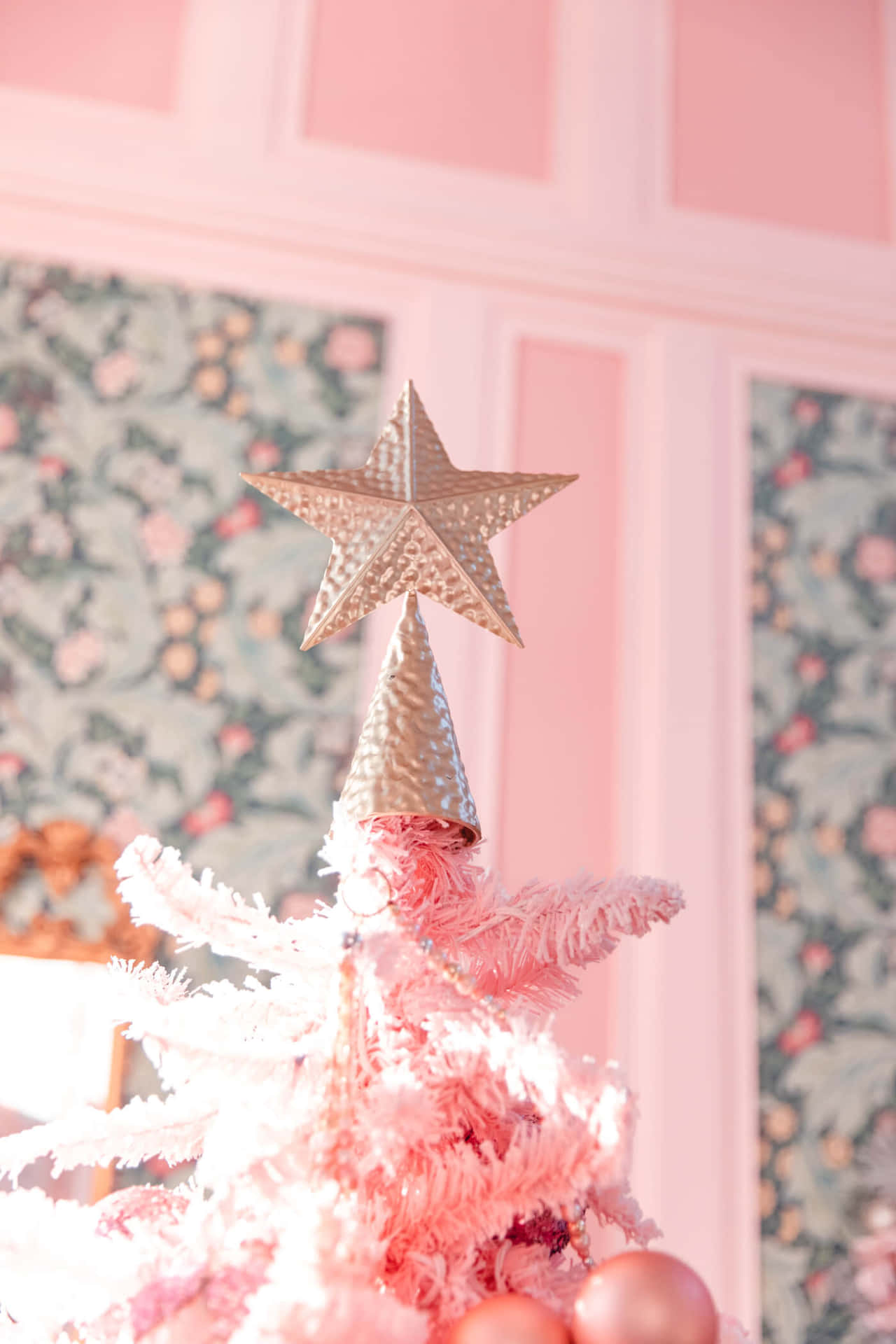 Vintage Pink Christmas Tree Star Topper Wallpaper
