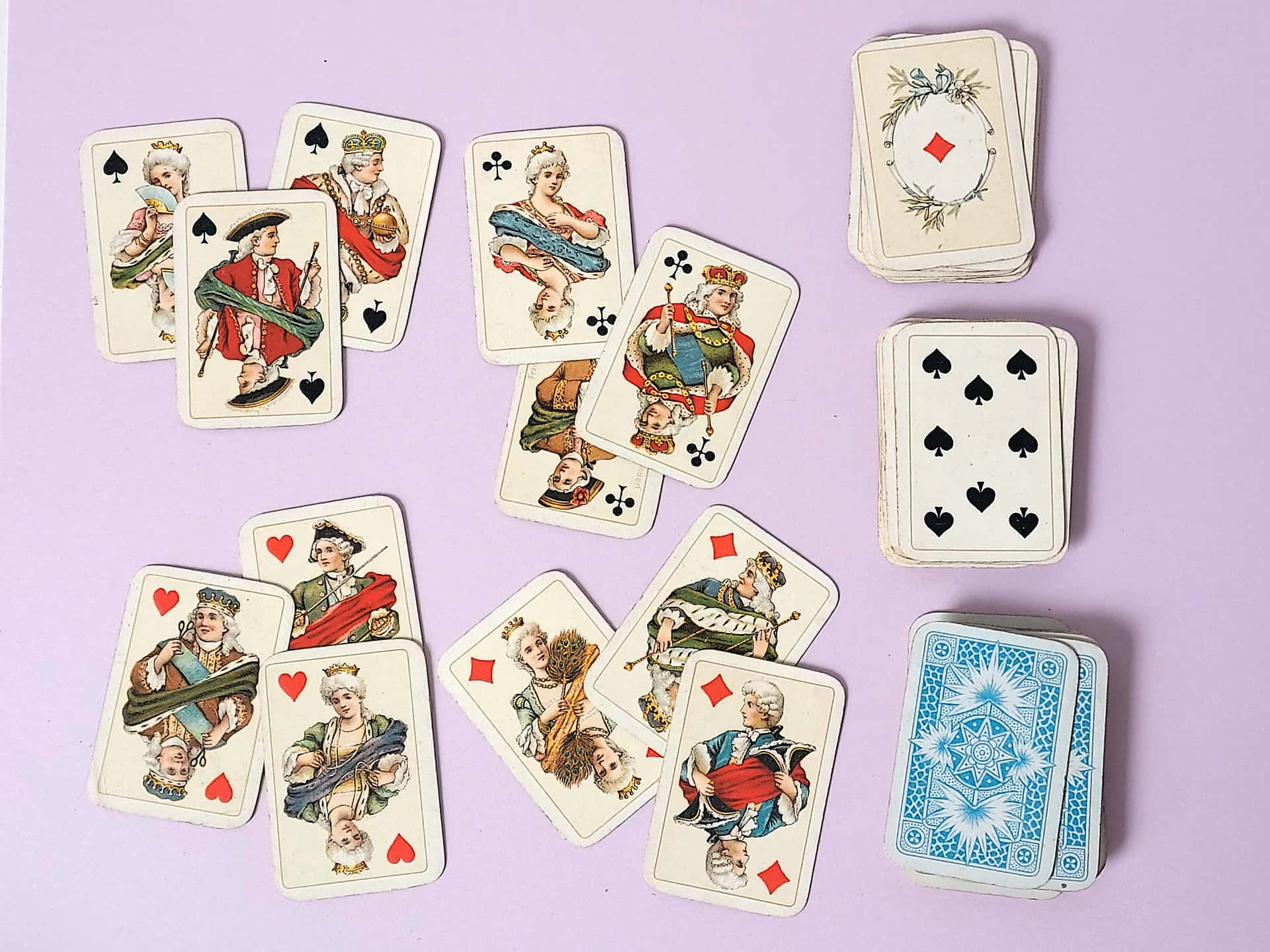 Vintage Playing Cards Scattered Wallpaper