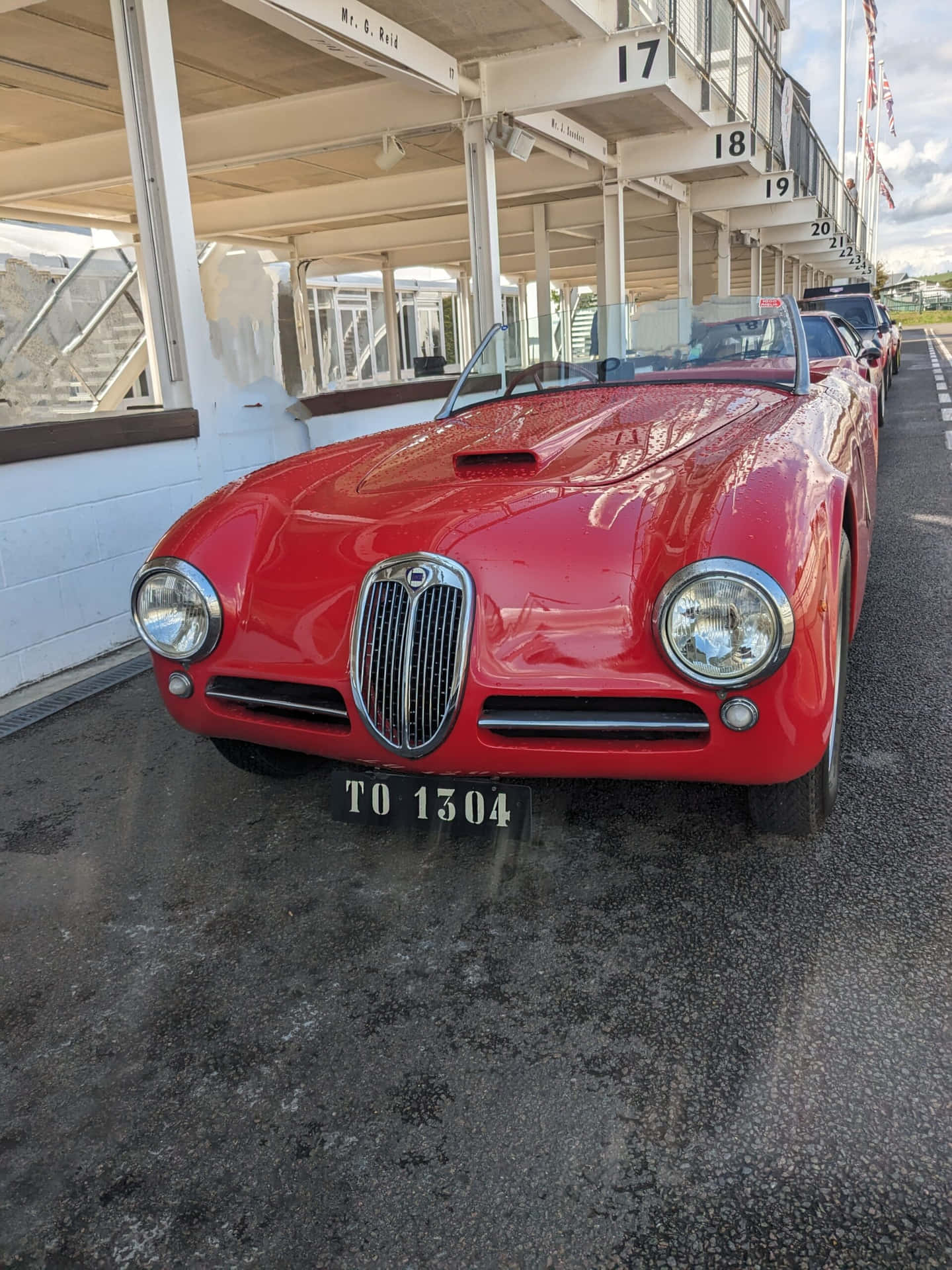 Vintage Punainen Lancia Aprilia Rata Taustakuva