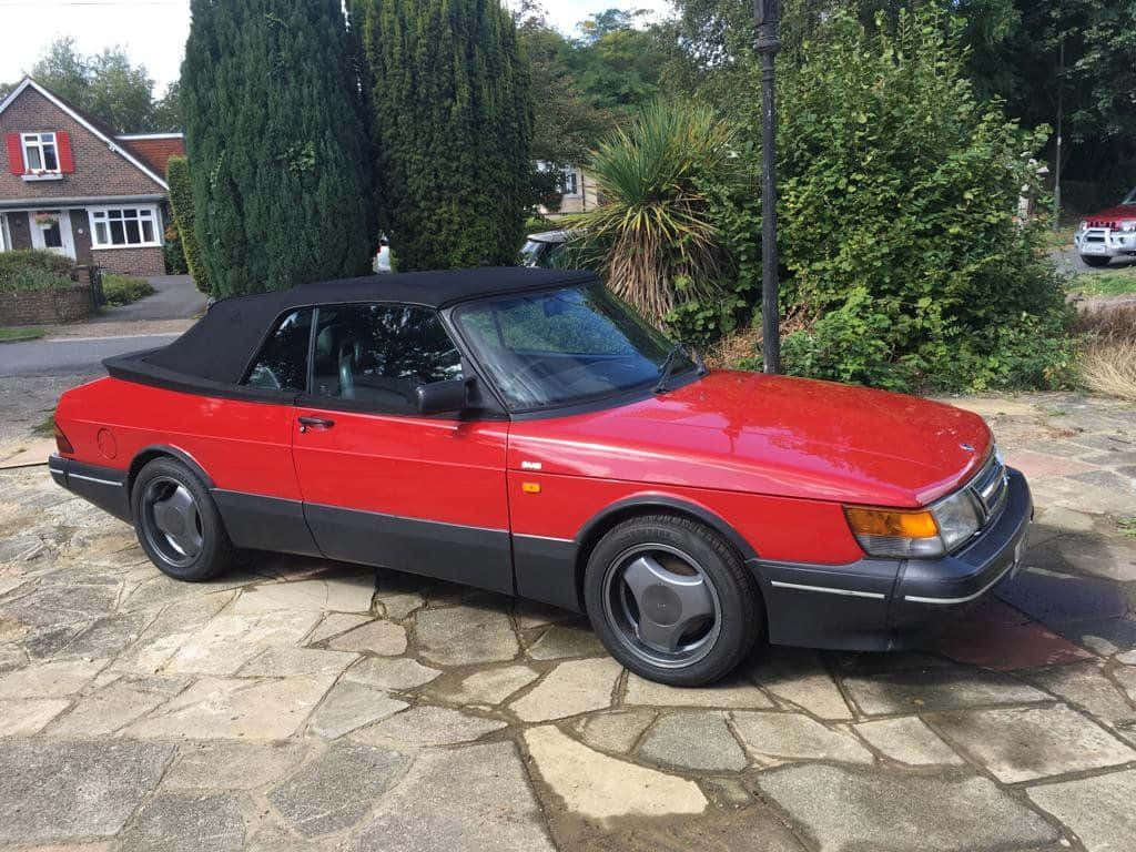 Vintage Saab 900 Turbo In Mint Condition Wallpaper