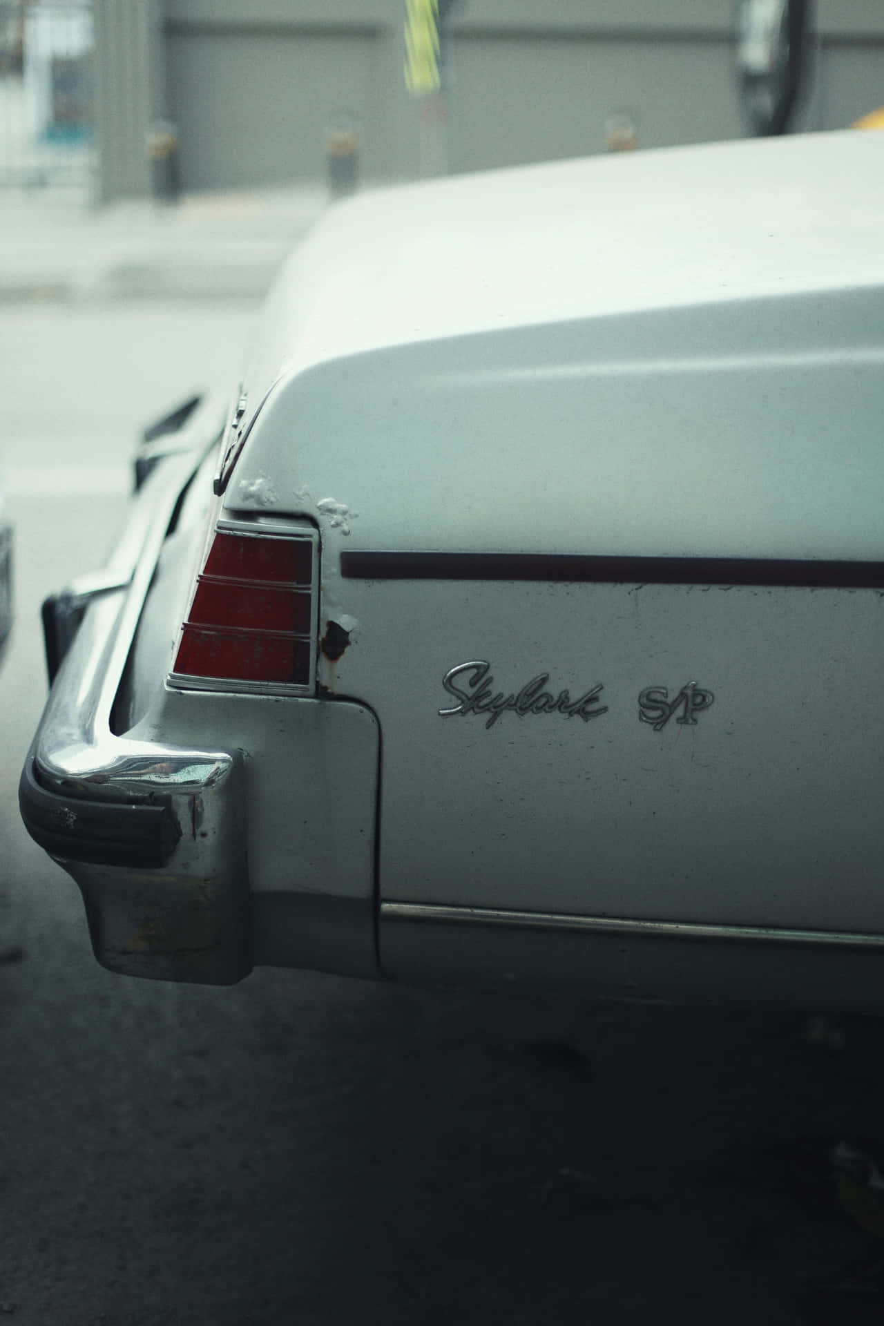 Vintage Skylark S P Rear View Wallpaper