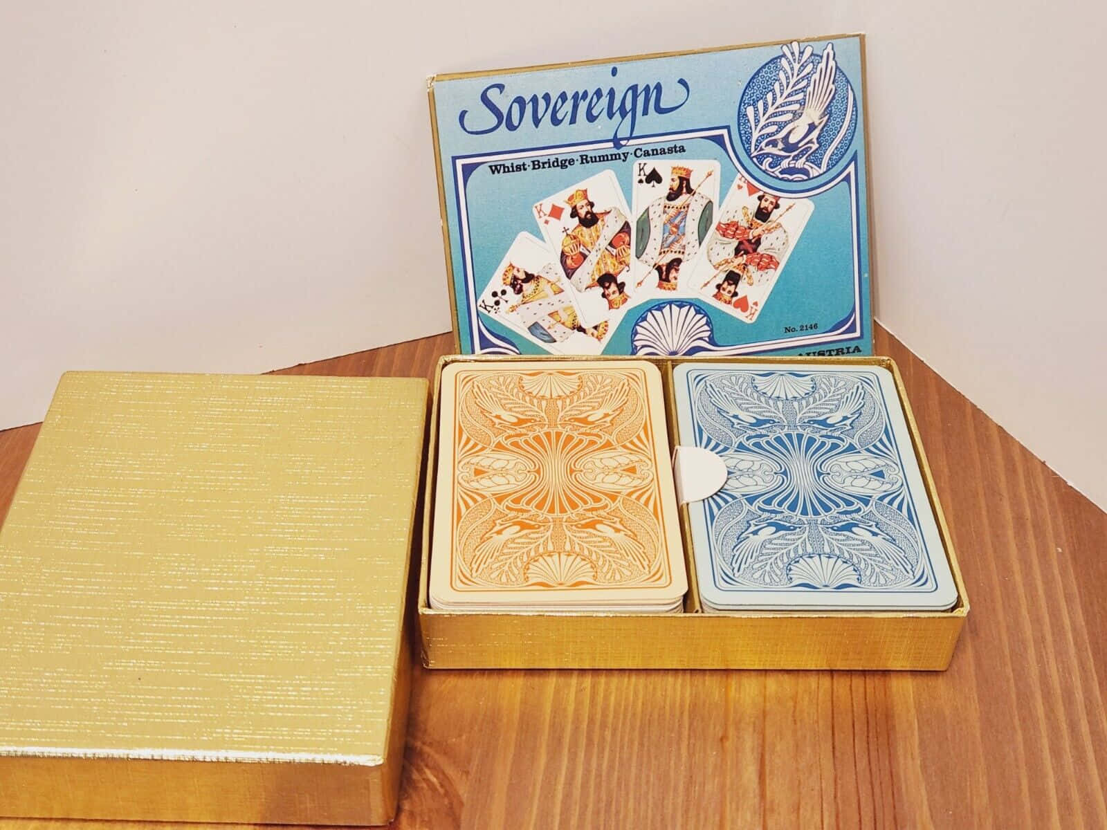 Vintage Sovereign Playing Cards Set Wallpaper
