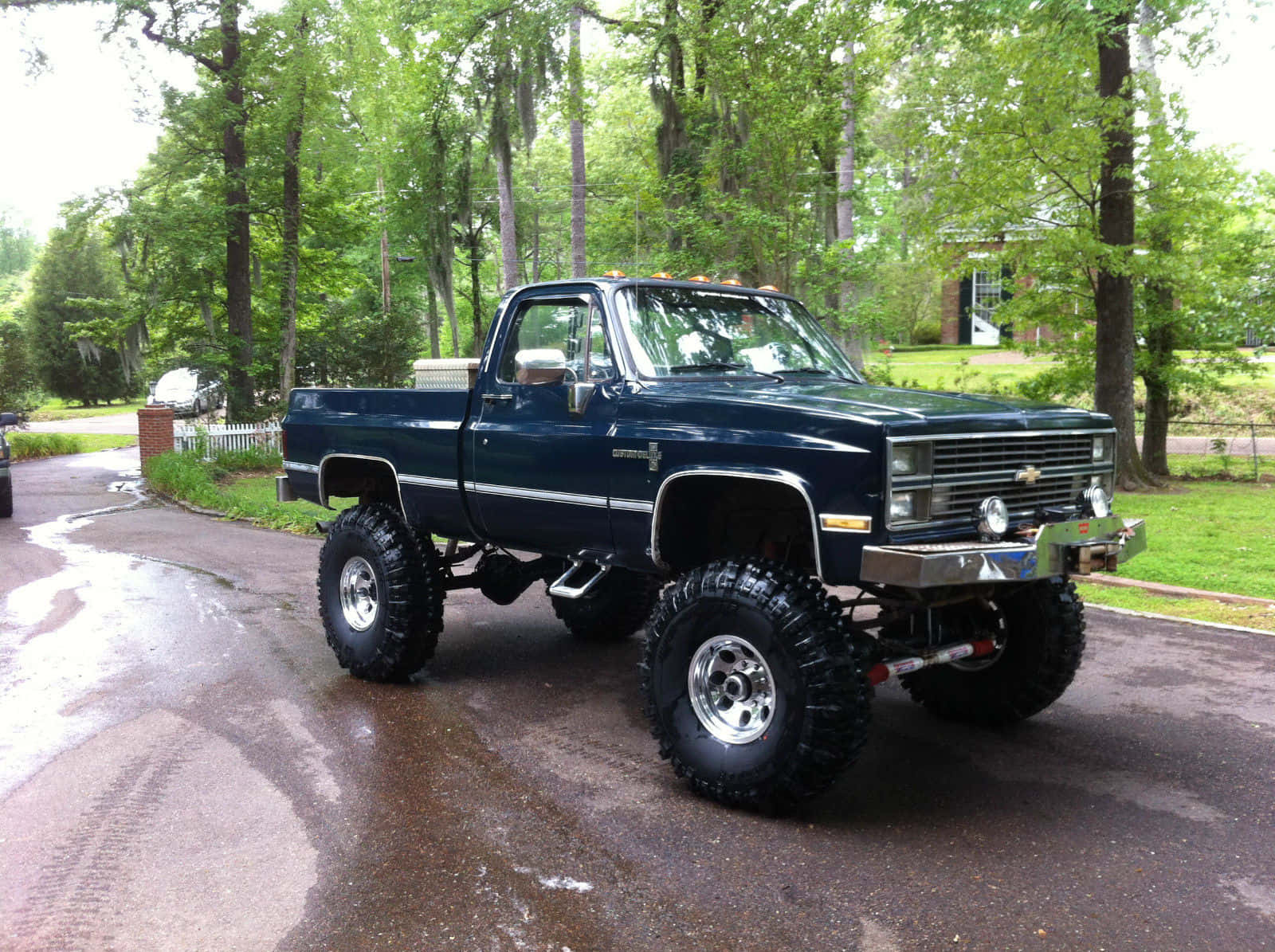 Vintage Square Body Truck In Pristine Condition Wallpaper