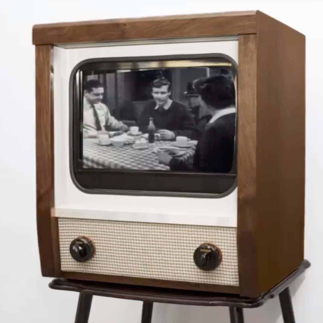 Vintage Television Classic Show Display Wallpaper