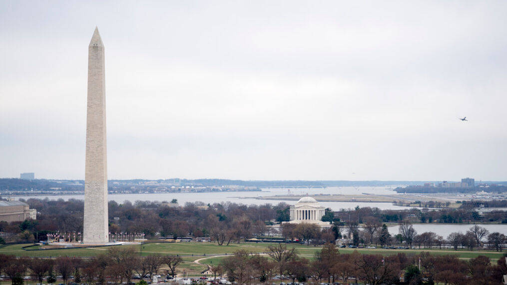 Majestic View of the Vintage Washington Monument Wallpaper