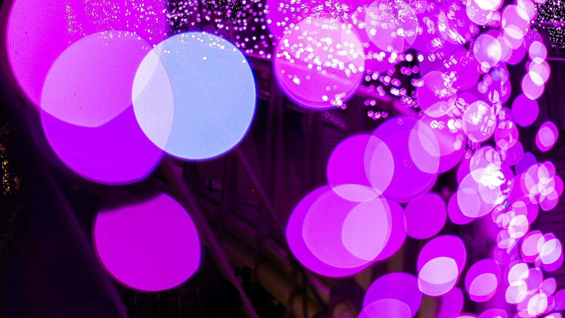 Violet Aesthetic Glossy Circles Glare Wallpaper