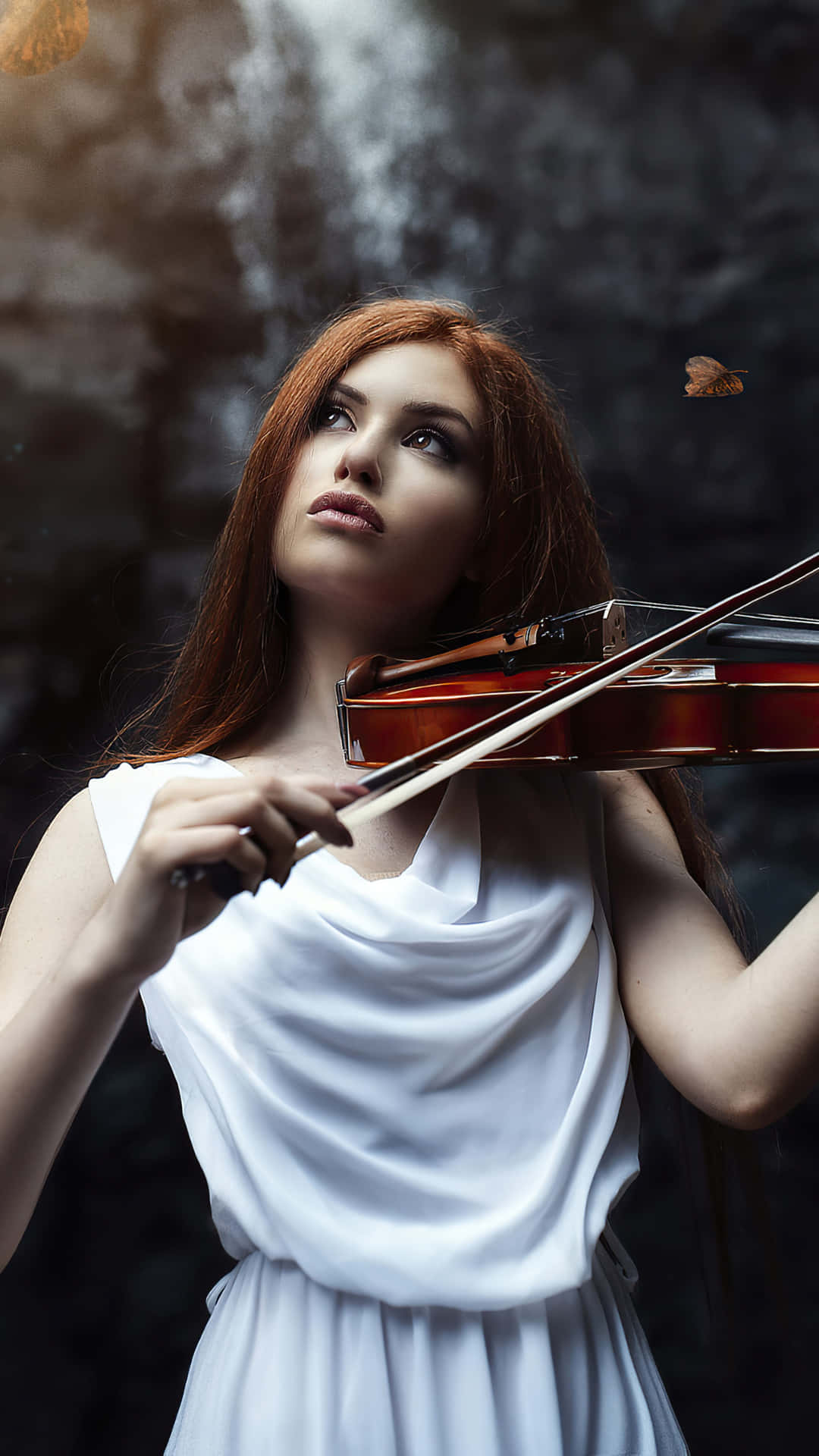 Bellissimaimmagine Di Una Donna Che Suona Il Violino