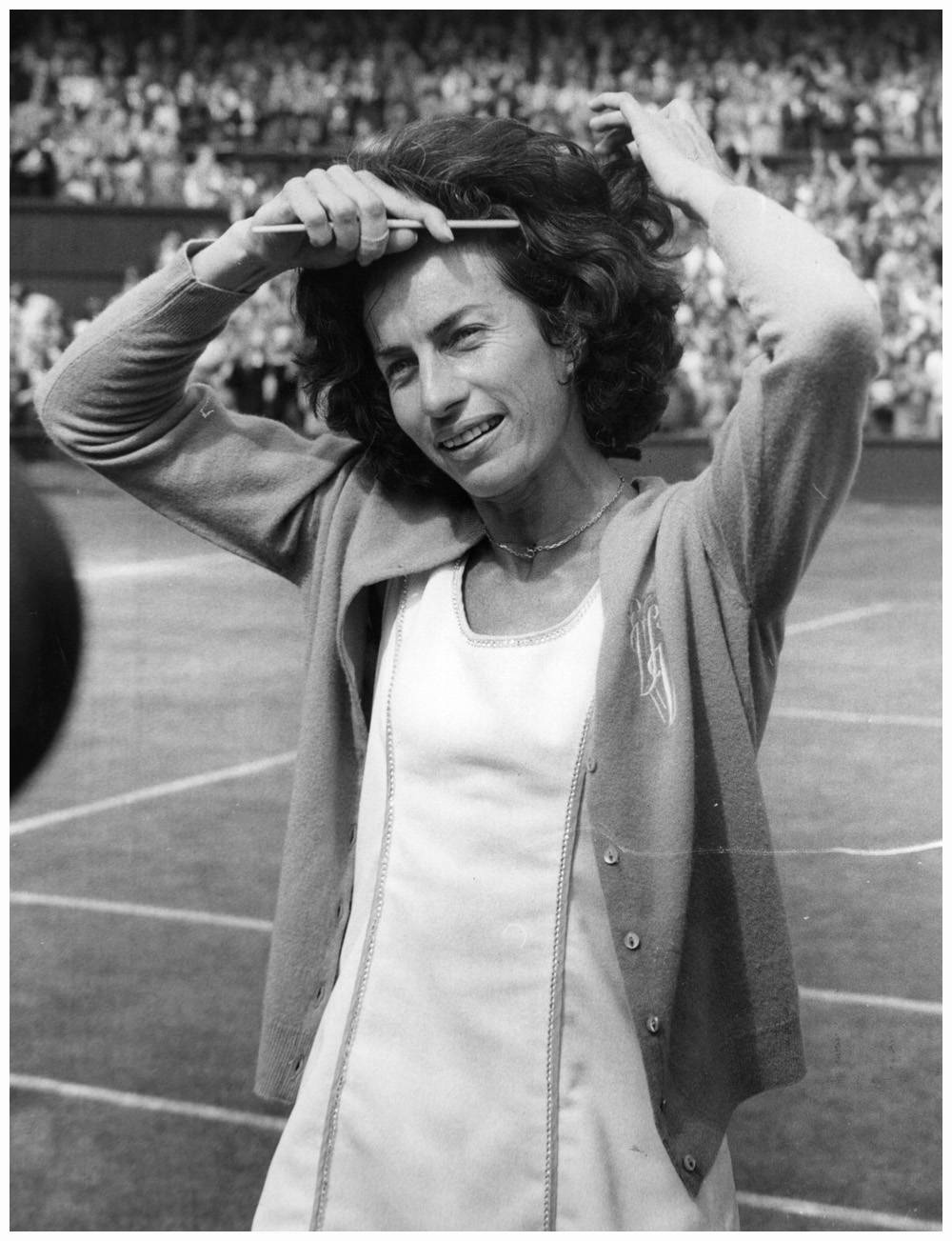 Legendary tennis star, Virginia Wade, in action. Wallpaper