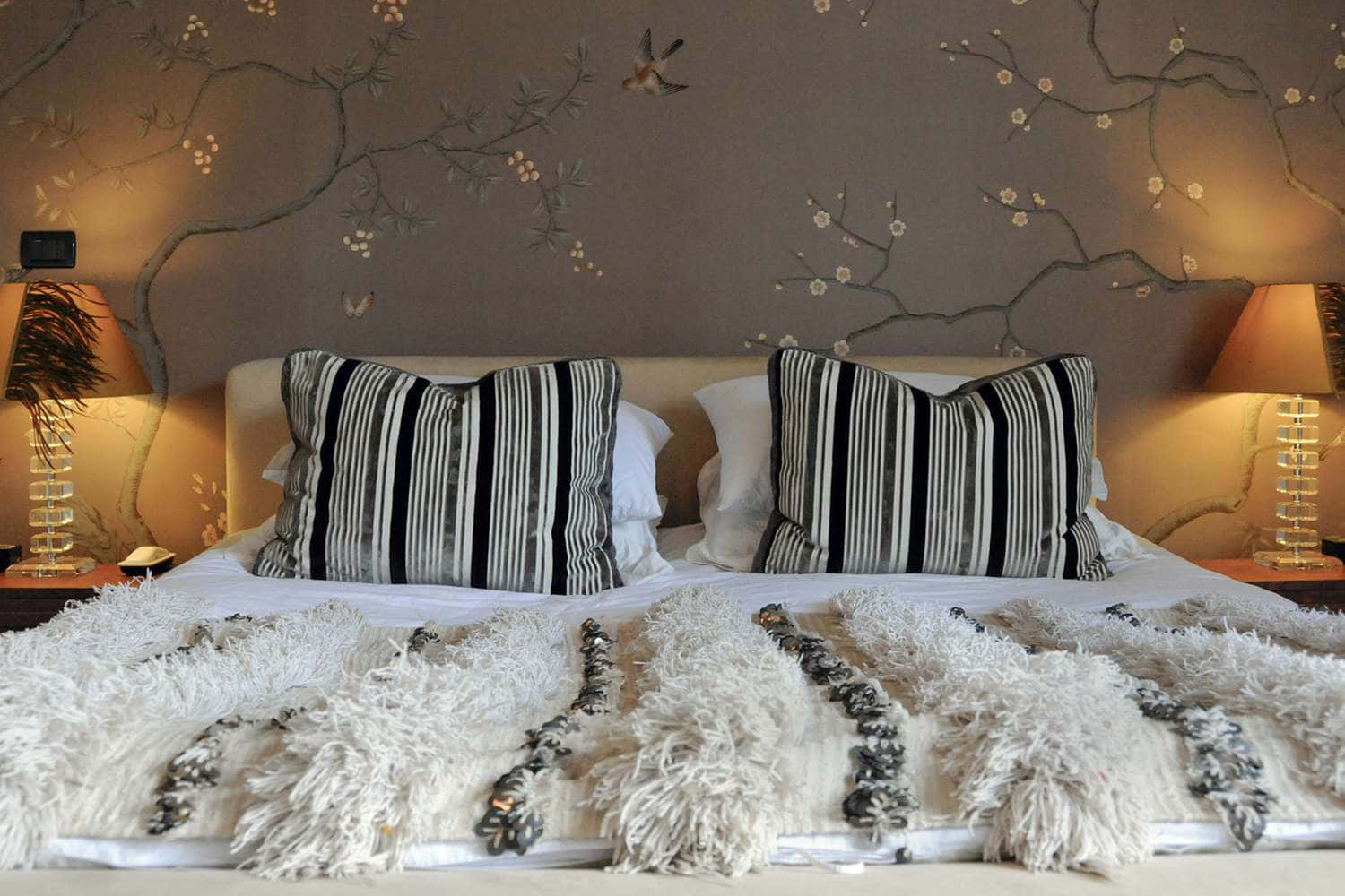 Vivacious Bed Fur Linens Background