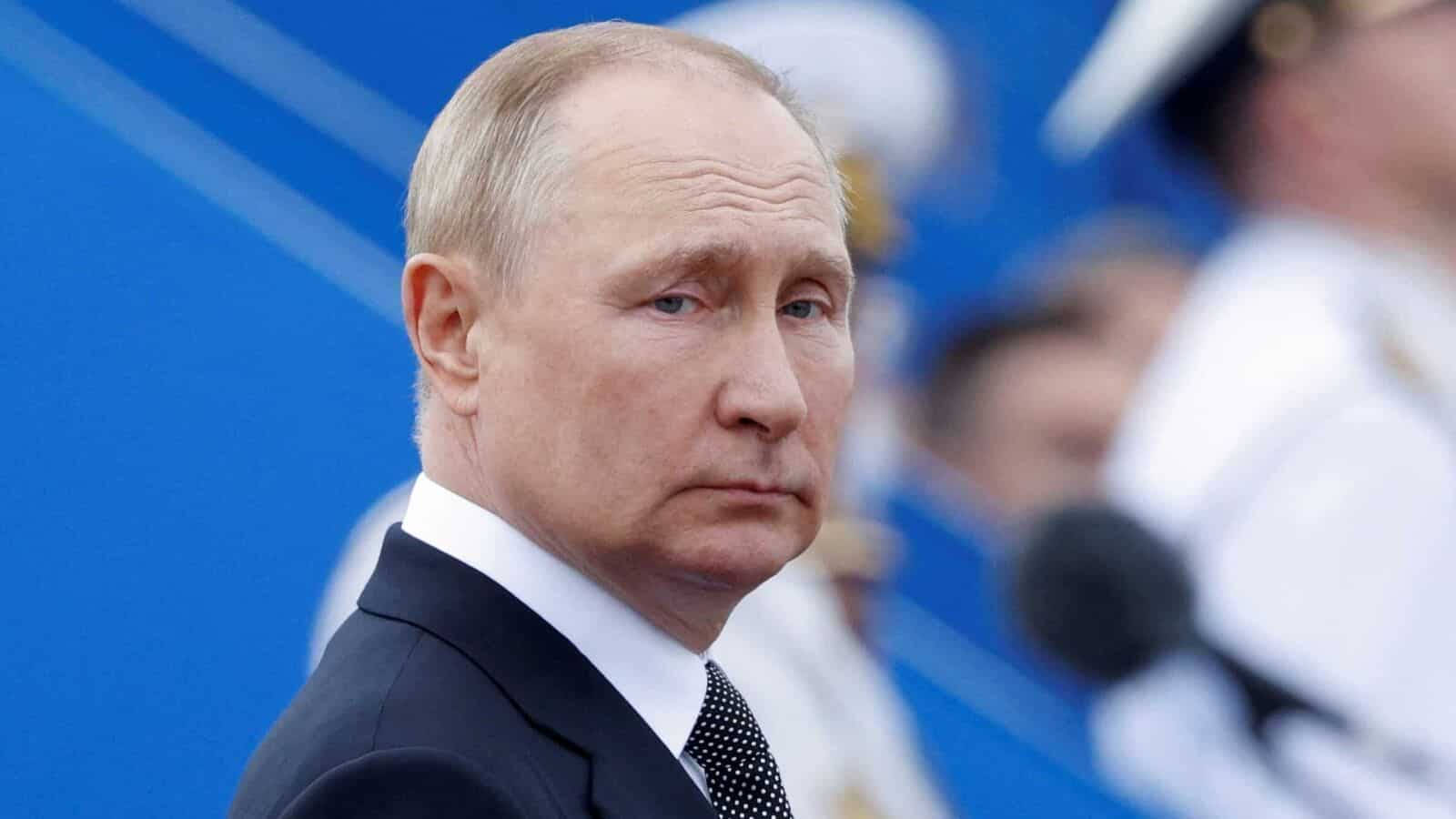 Vladimir Putin Looking At His Side Wallpaper