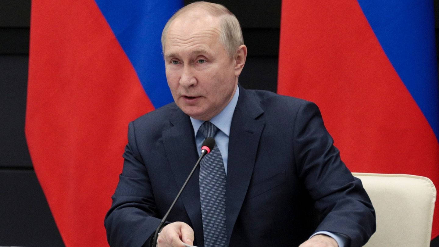 Vladimir Putin Making Speech Wallpaper