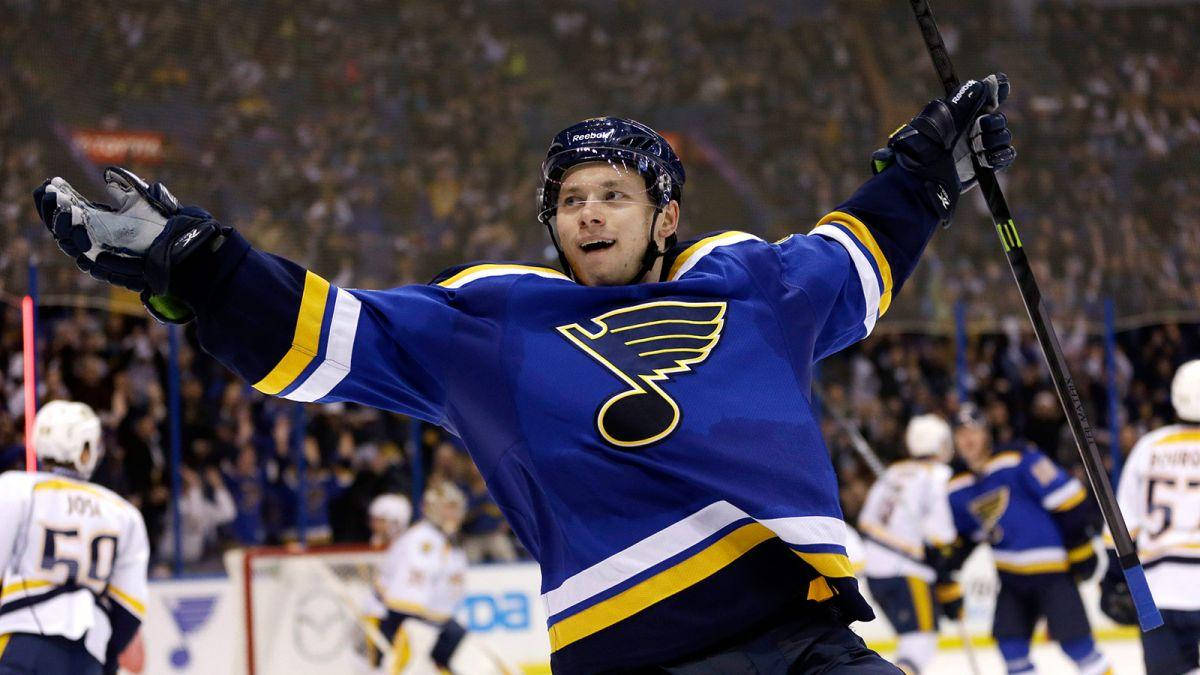 Vladimir Tarasenko Smiling With Open Arms In The Air Looking To The Right Wallpaper