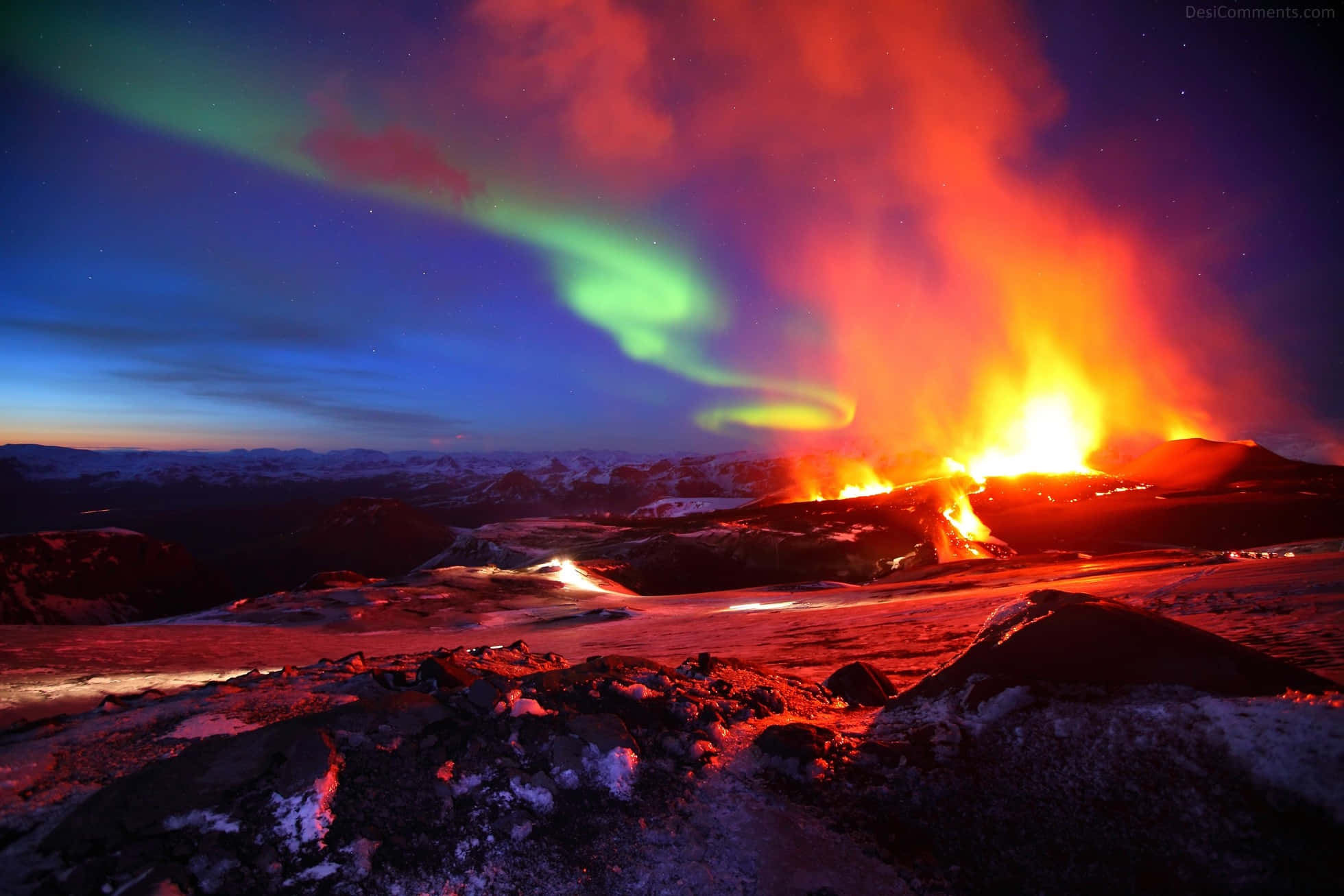 Vackersolnedgång Över Vulkanen.