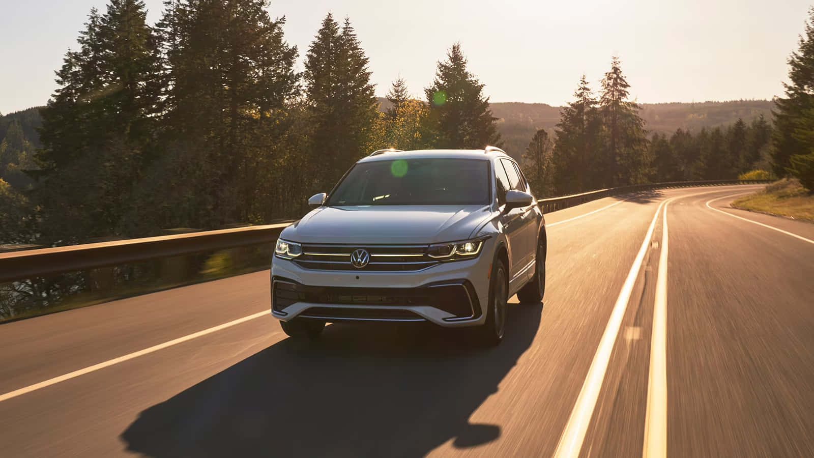 Volkswagen Tiguan Sur La Route Fond d'écran