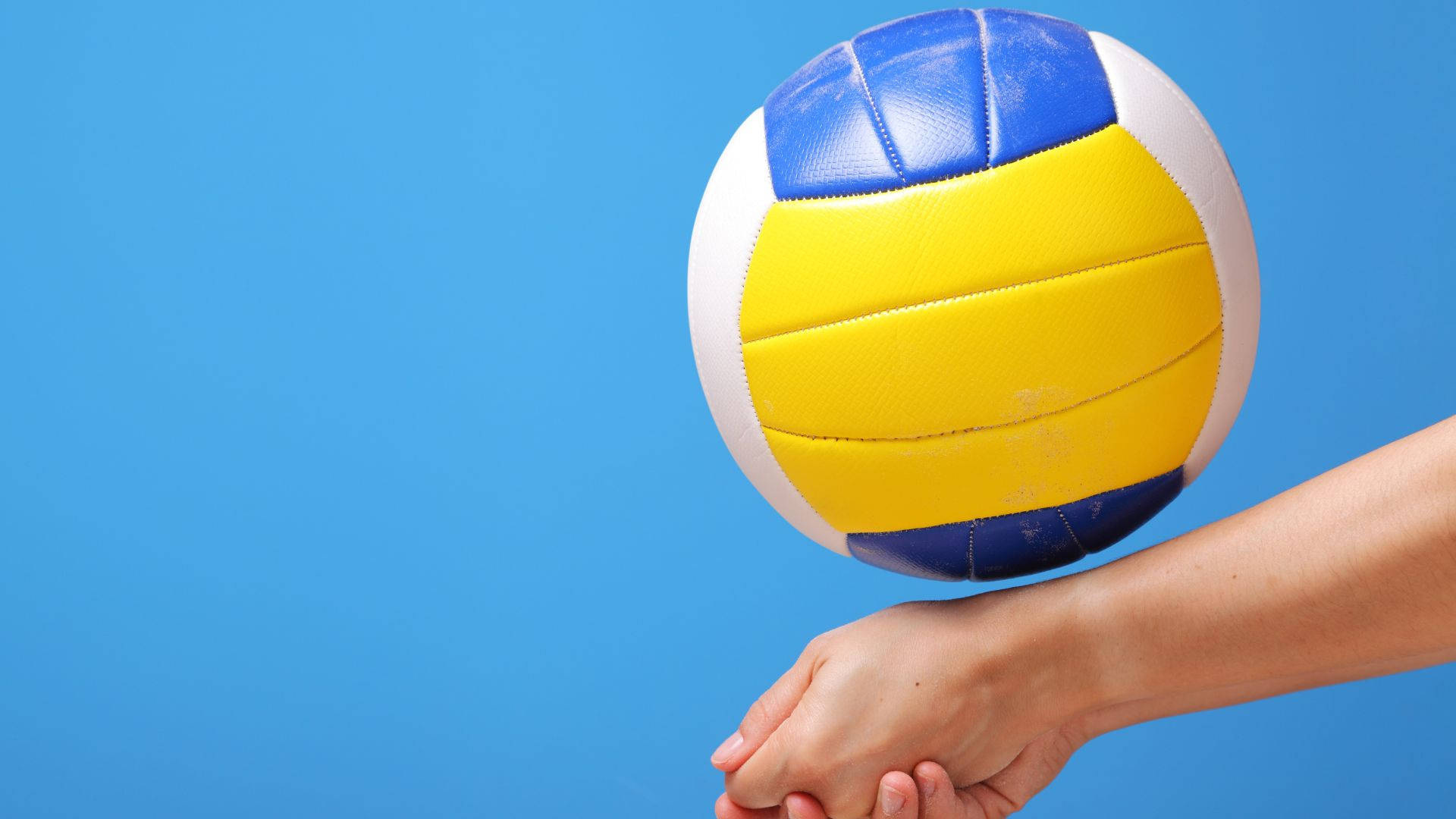 "Come hit the sand and get volleyball ready!" Wallpaper