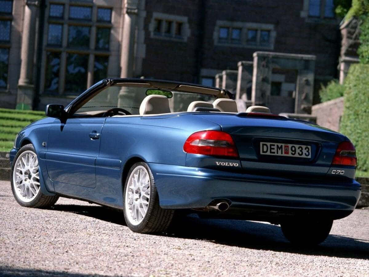 Volvo C70 In A Two-toned Metallic Finish Wallpaper
